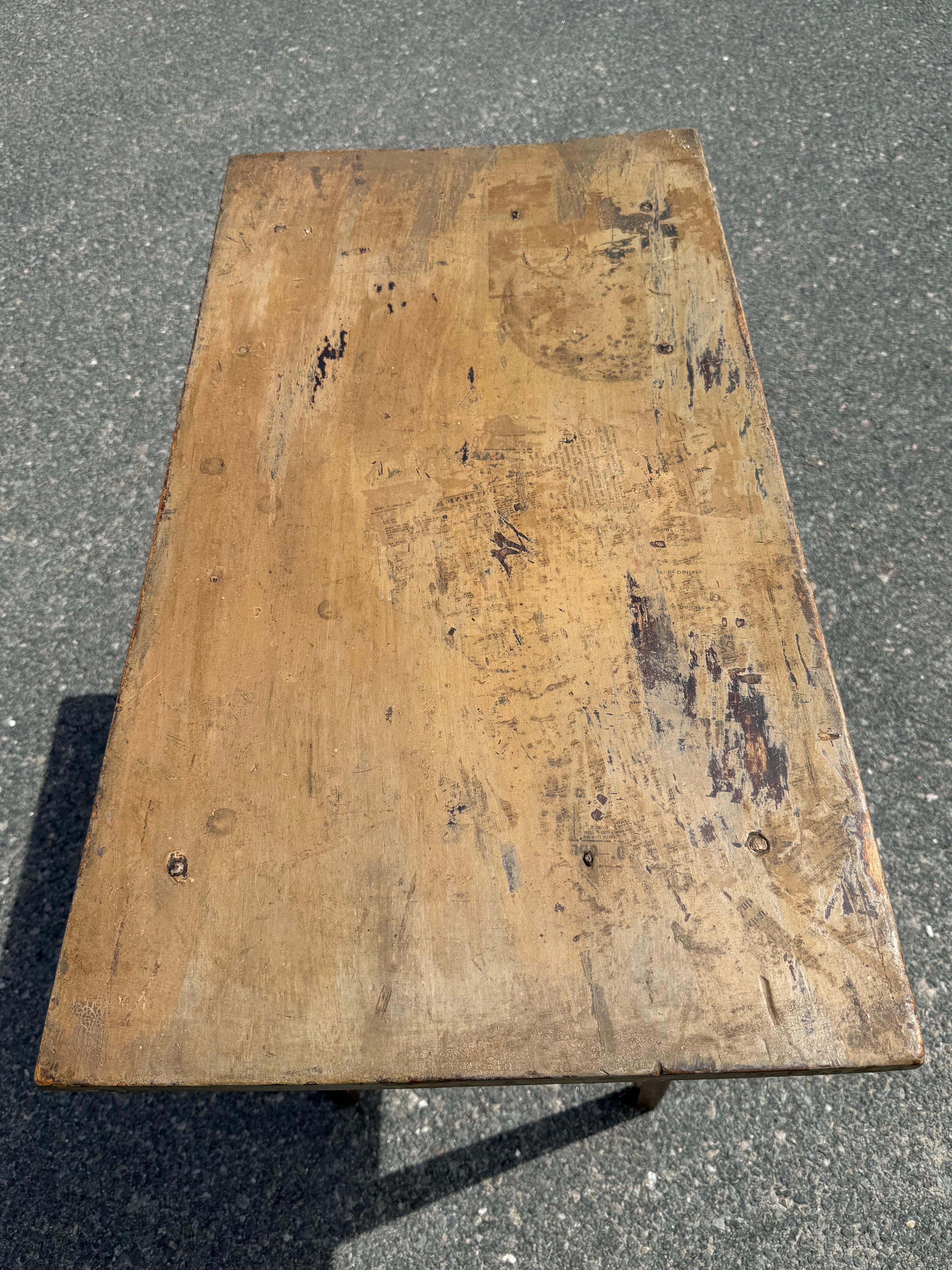 19th C. Pine One Drawer Stand in Original Paint In Fair Condition For Sale In Nantucket, MA