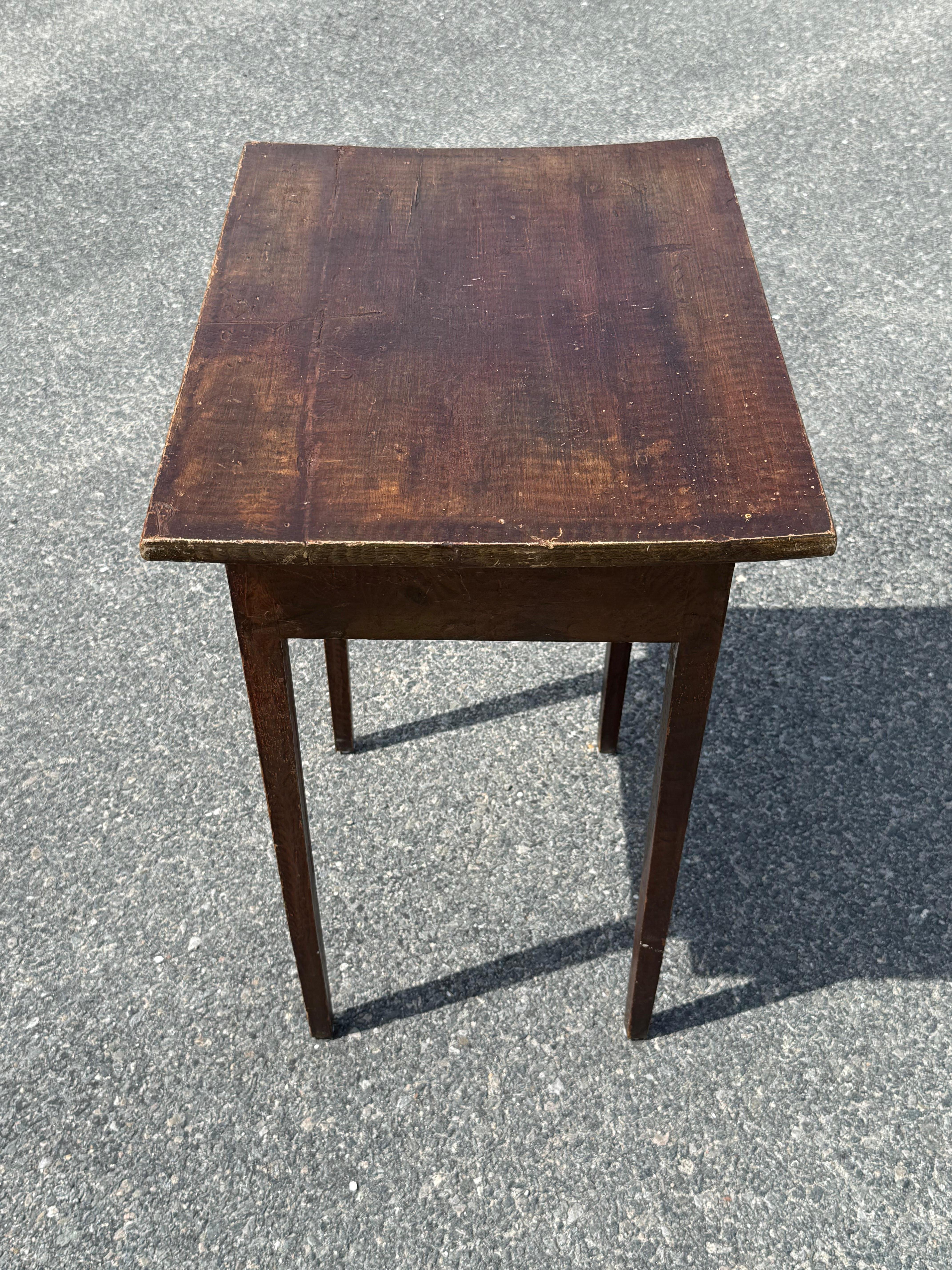 19th c. Pine Single Drawer Stand with Faux Tiger Maple Paint In Good Condition For Sale In Nantucket, MA