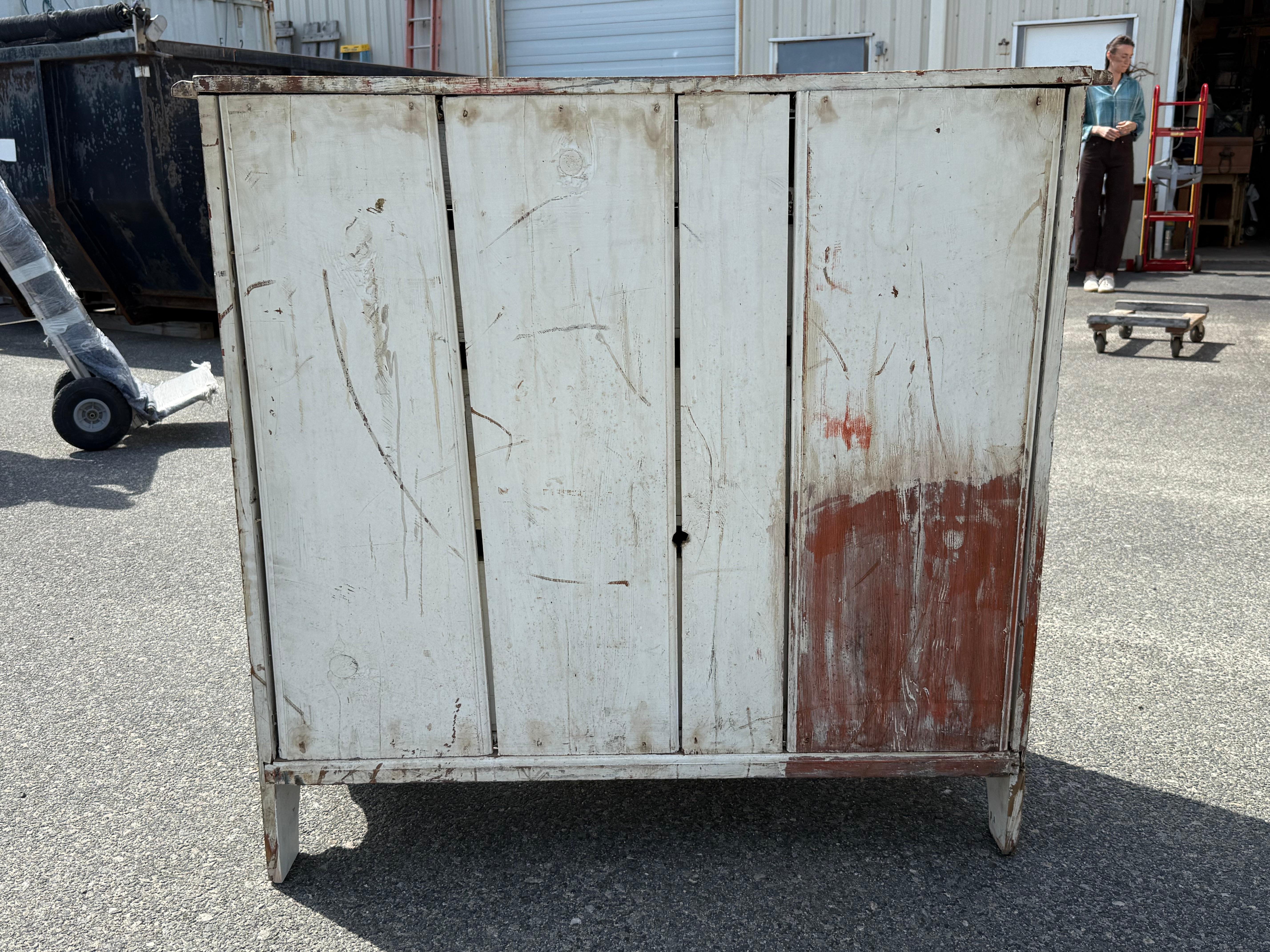 19th c. Pine Six Drawer Chest in Cream Paint In Good Condition For Sale In Nantucket, MA