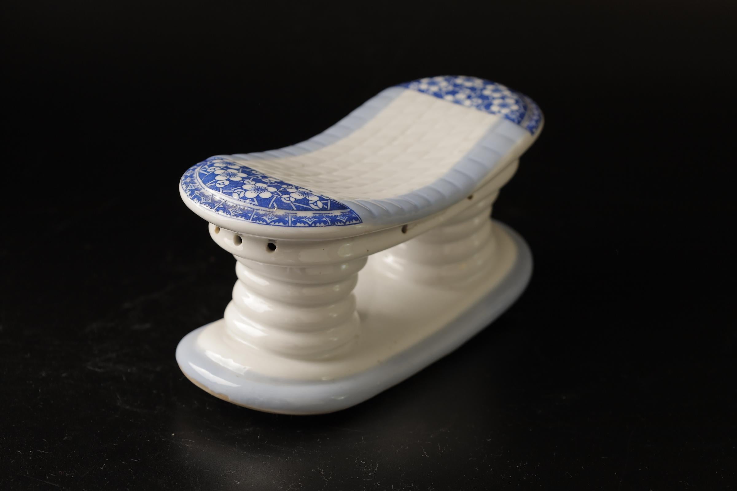 19th. Century Porcelain Geisha's Pillow Stand. Set of 3 For Sale 2