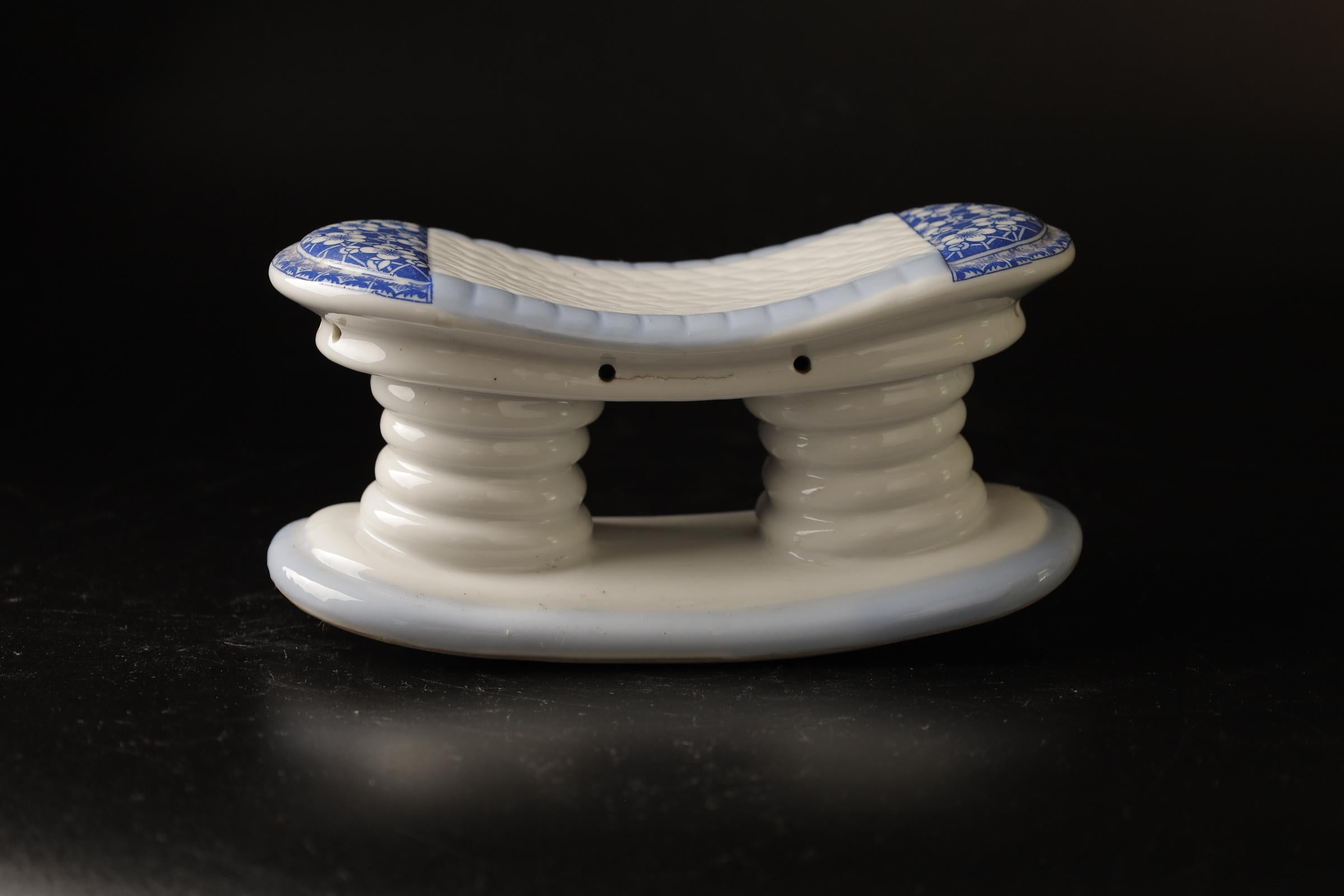 19th. Century Porcelain Geisha's Pillow Stand. Set of 3 For Sale 3