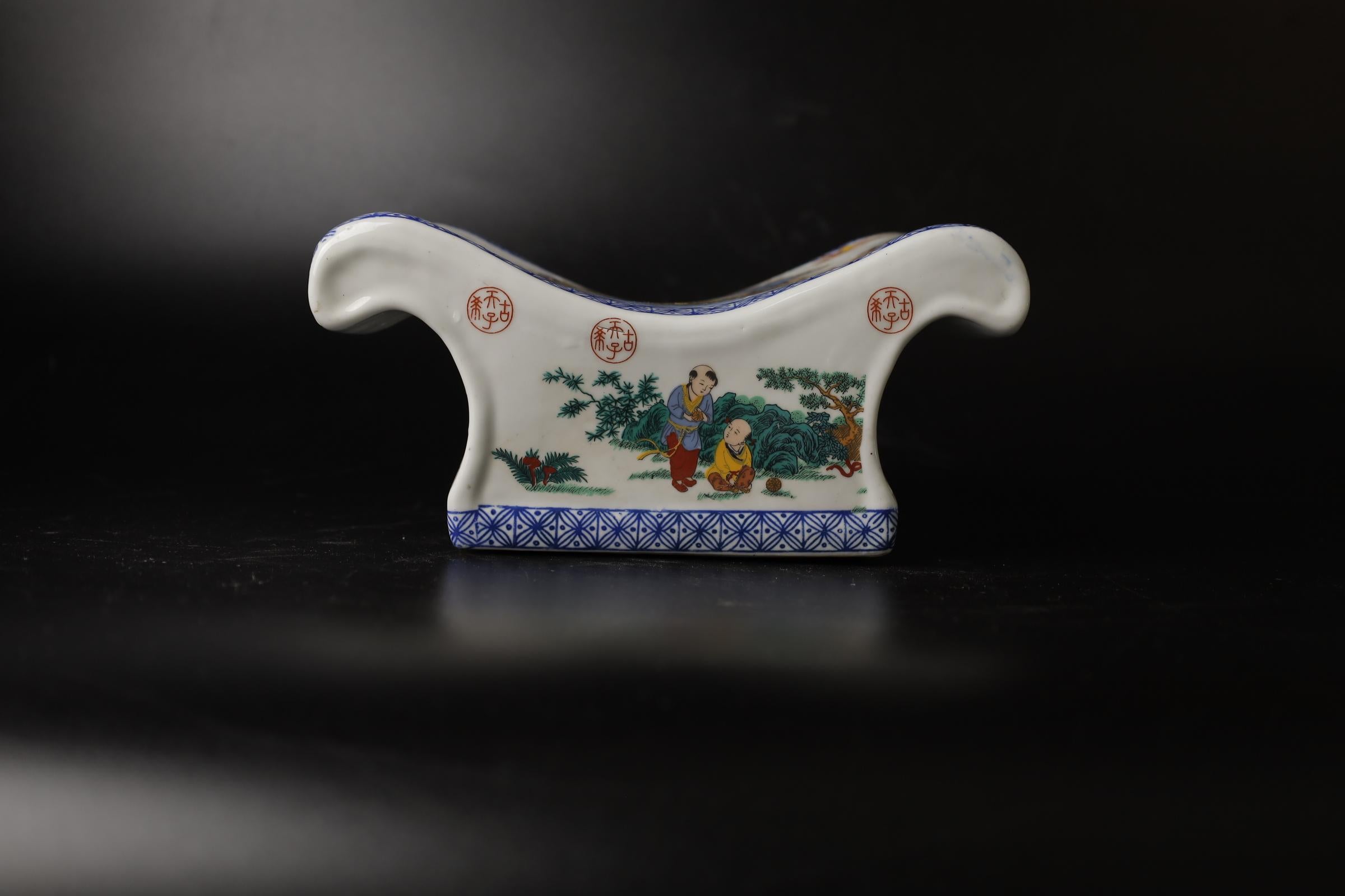 19th Century Porcelain Geisha's Pillow Stand, Set of 3 For Sale 2