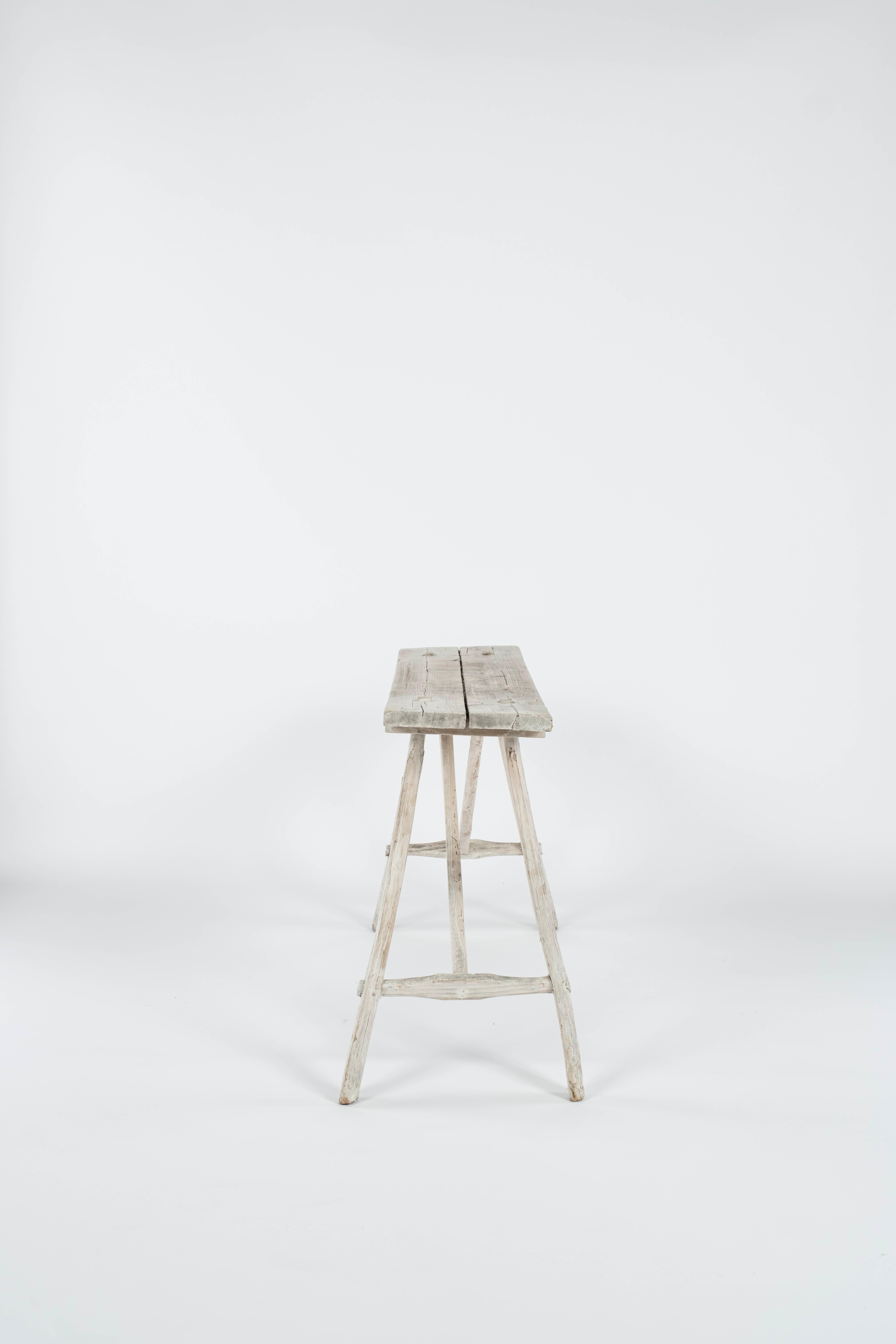 19e s. Table console primitive en bois blanchi Bon état - En vente à Houston, TX