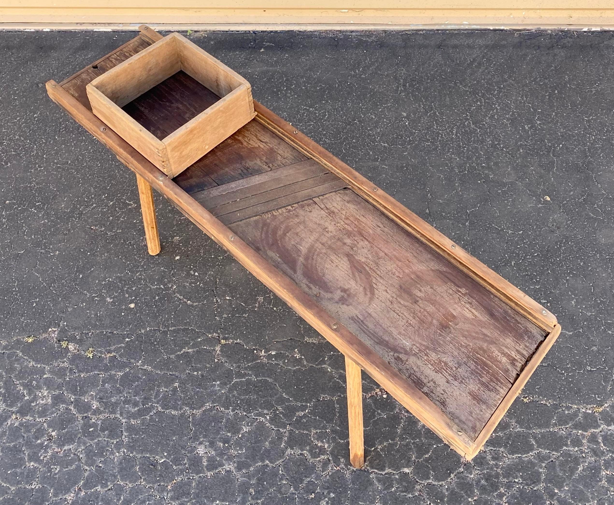XIXe siècle Console primitive Cutter Cabbage Cutter du 19ème siècle / Folk Art en vente