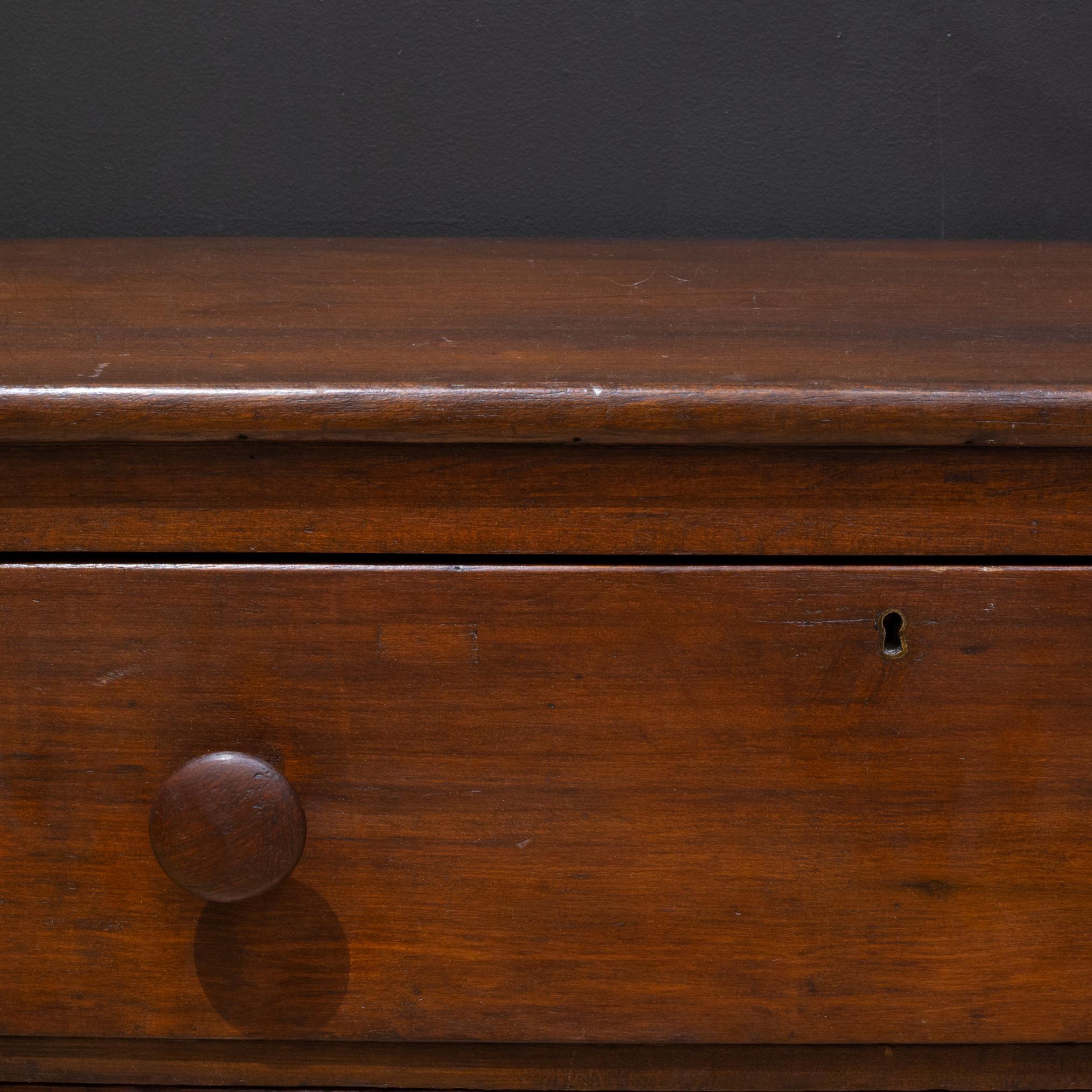 19th c. Primitive Mahogany Chest of Drawers In Good Condition For Sale In San Francisco, CA