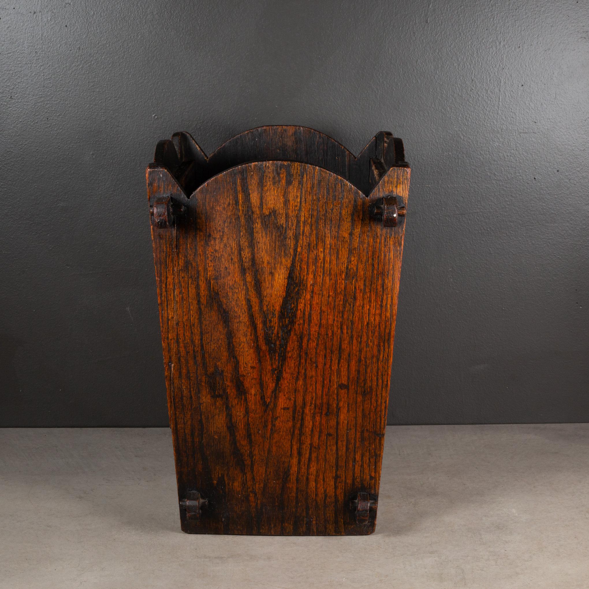 XIXe siècle 19e s. Stand pour parapluie ou corbeille à papier primitif en Oak C.C. en vente