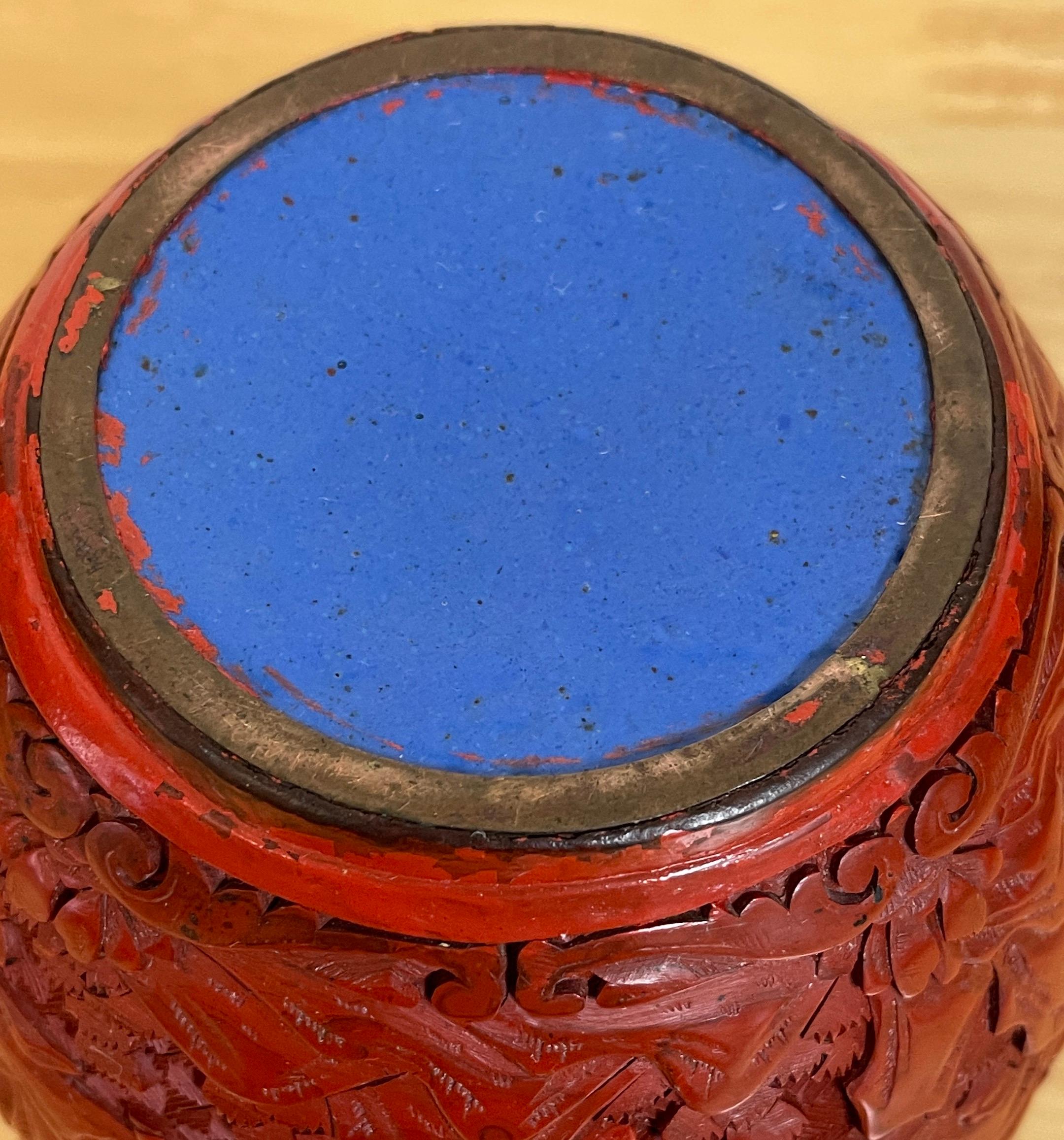 Post Qing Dynasty Cinnabar Ingwer Jar & Stand im Angebot 7
