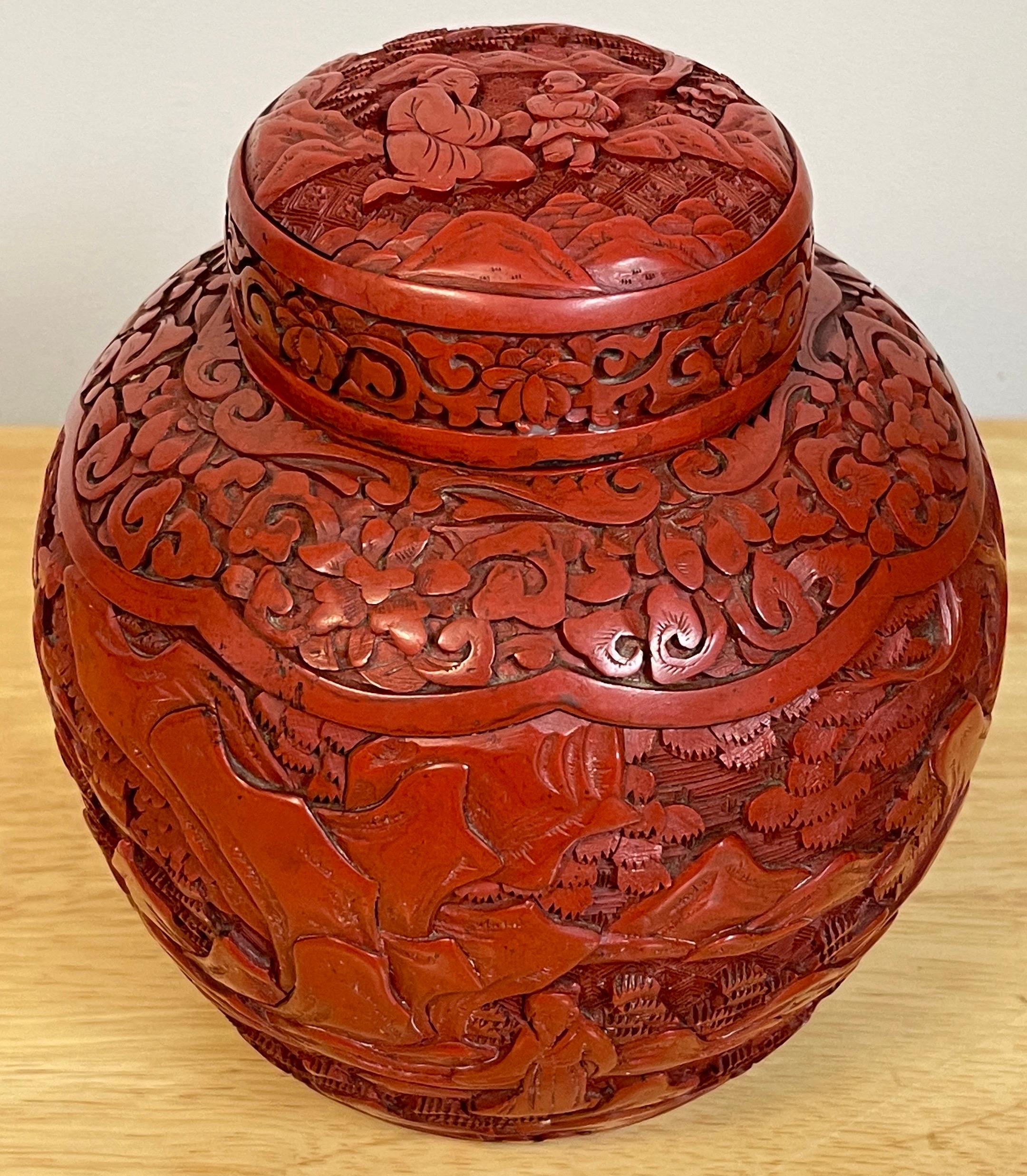Post Qing Dynasty Cinnabar Ingwer Jar & Stand (Chinesisch) im Angebot