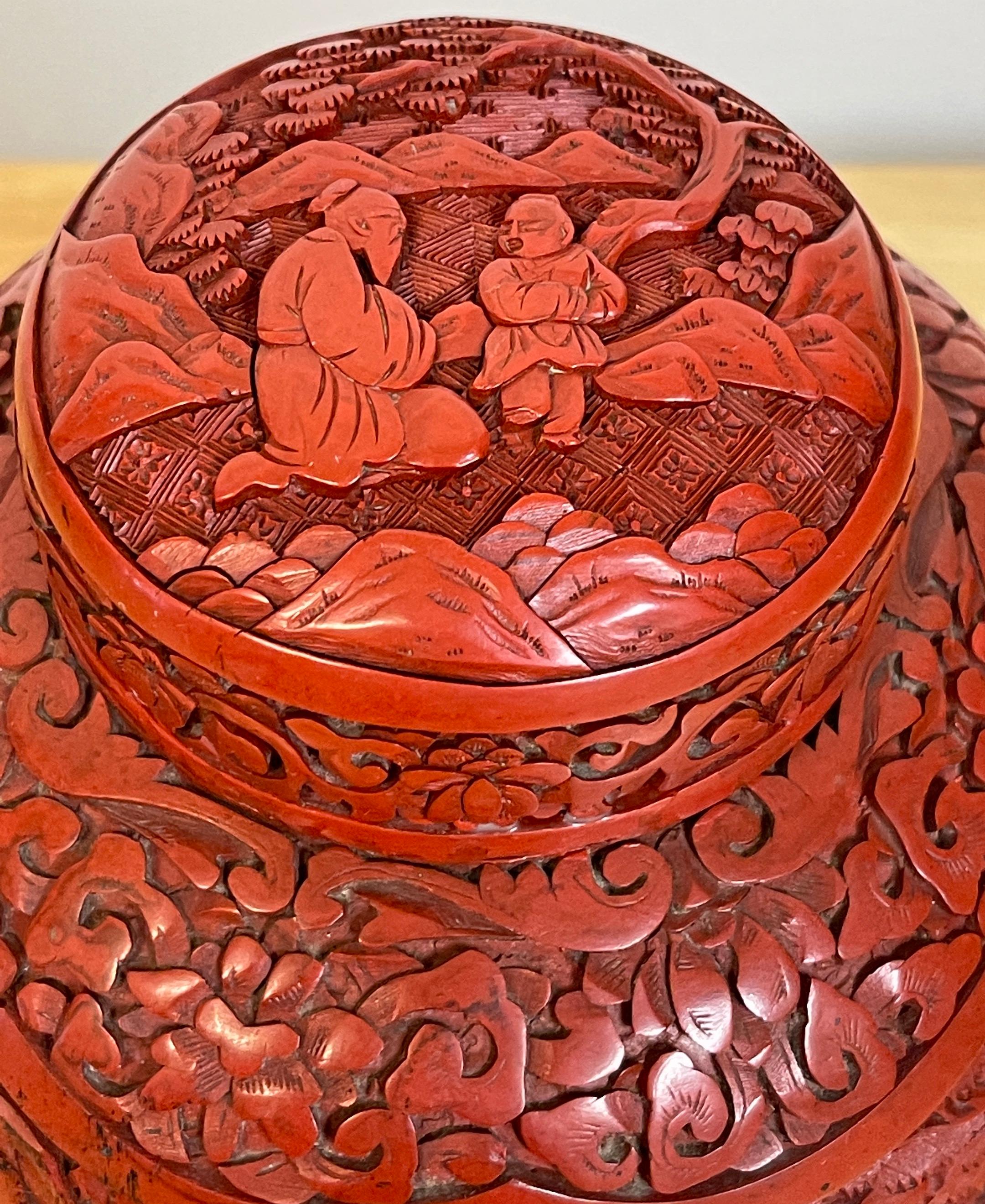 Post Qing Dynasty Cinnabar Ingwer Jar & Stand (Geschnitzt) im Angebot