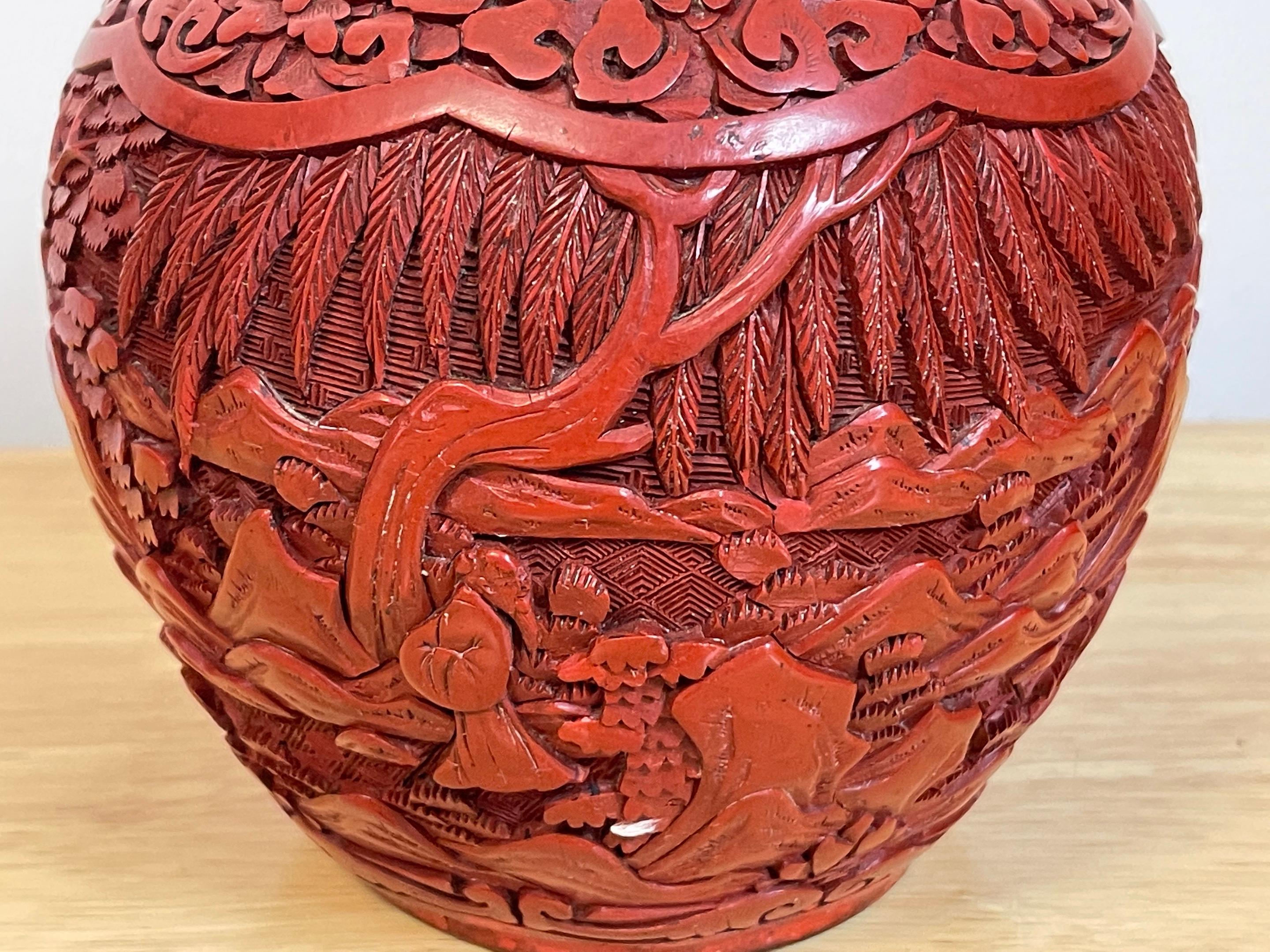 Post Qing Dynasty Cinnabar Ingwer Jar & Stand im Angebot 1