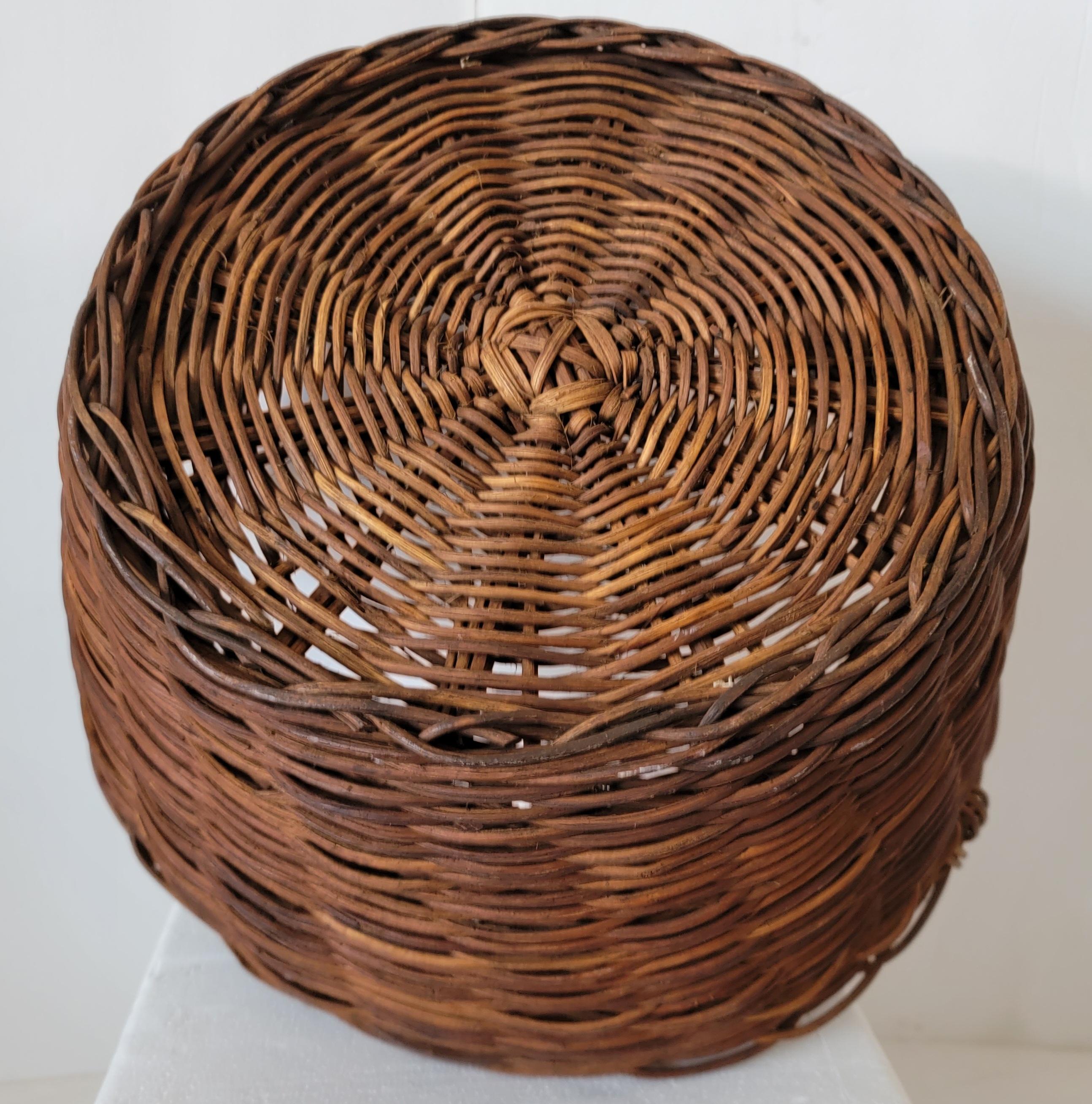 19th C Rag Balls and Handled Basket In Good Condition For Sale In Los Angeles, CA