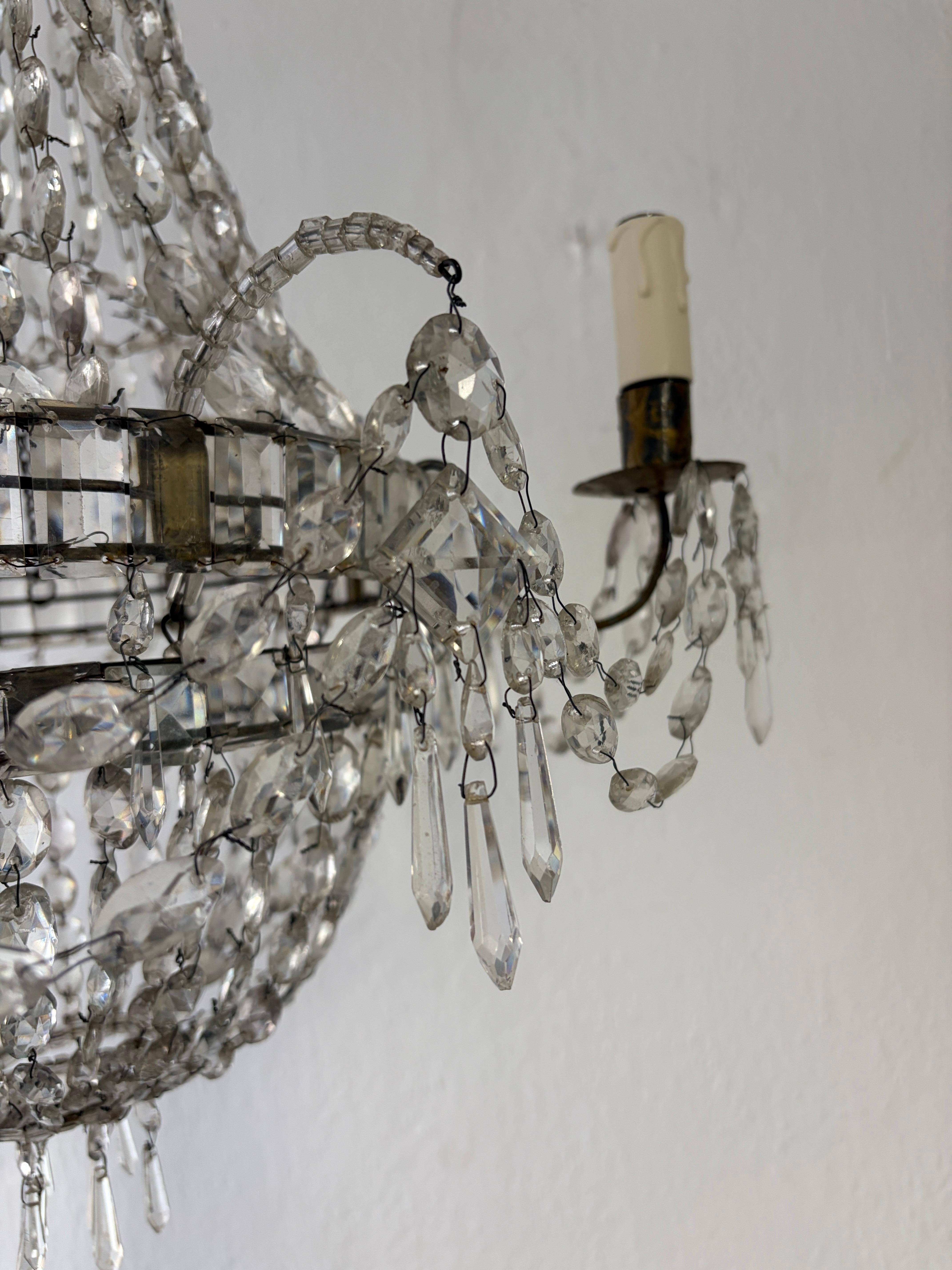 Raro lampadario impero in cristallo del XIX secolo con perline, prismi ovali legati a mano, c.C. in vendita 5