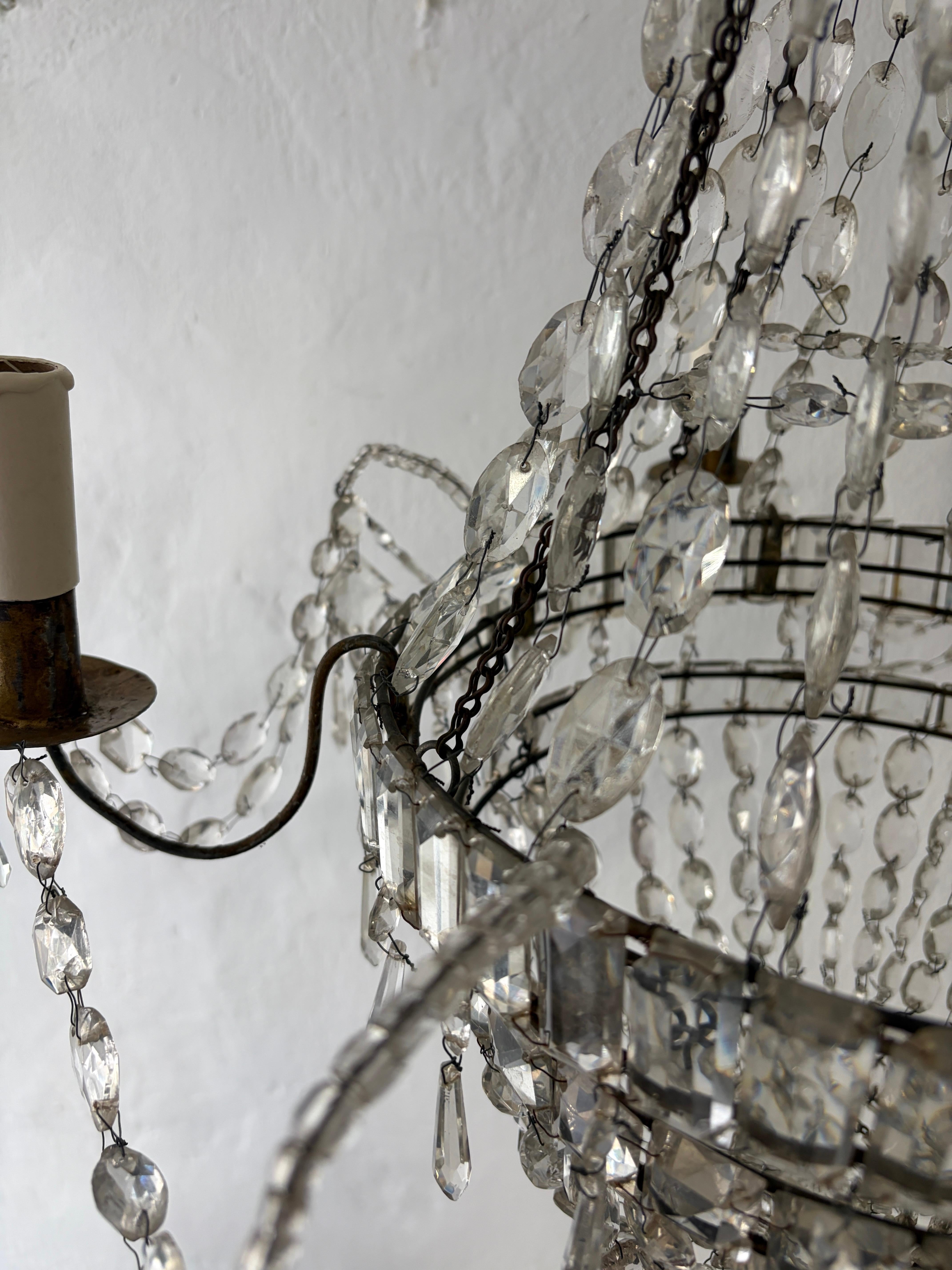 Raro lampadario impero in cristallo del XIX secolo con perline, prismi ovali legati a mano, c.C. in vendita 9