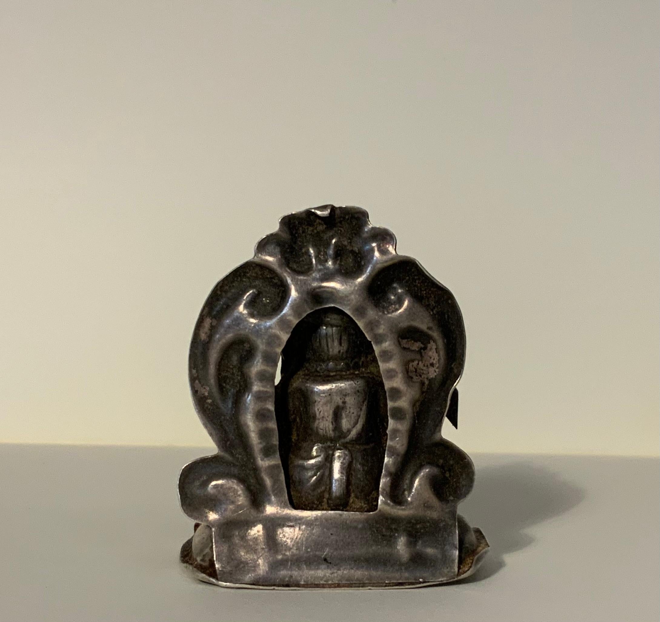Indien 19e s. Rare miniature votive en argent représentant Ganesha en vente