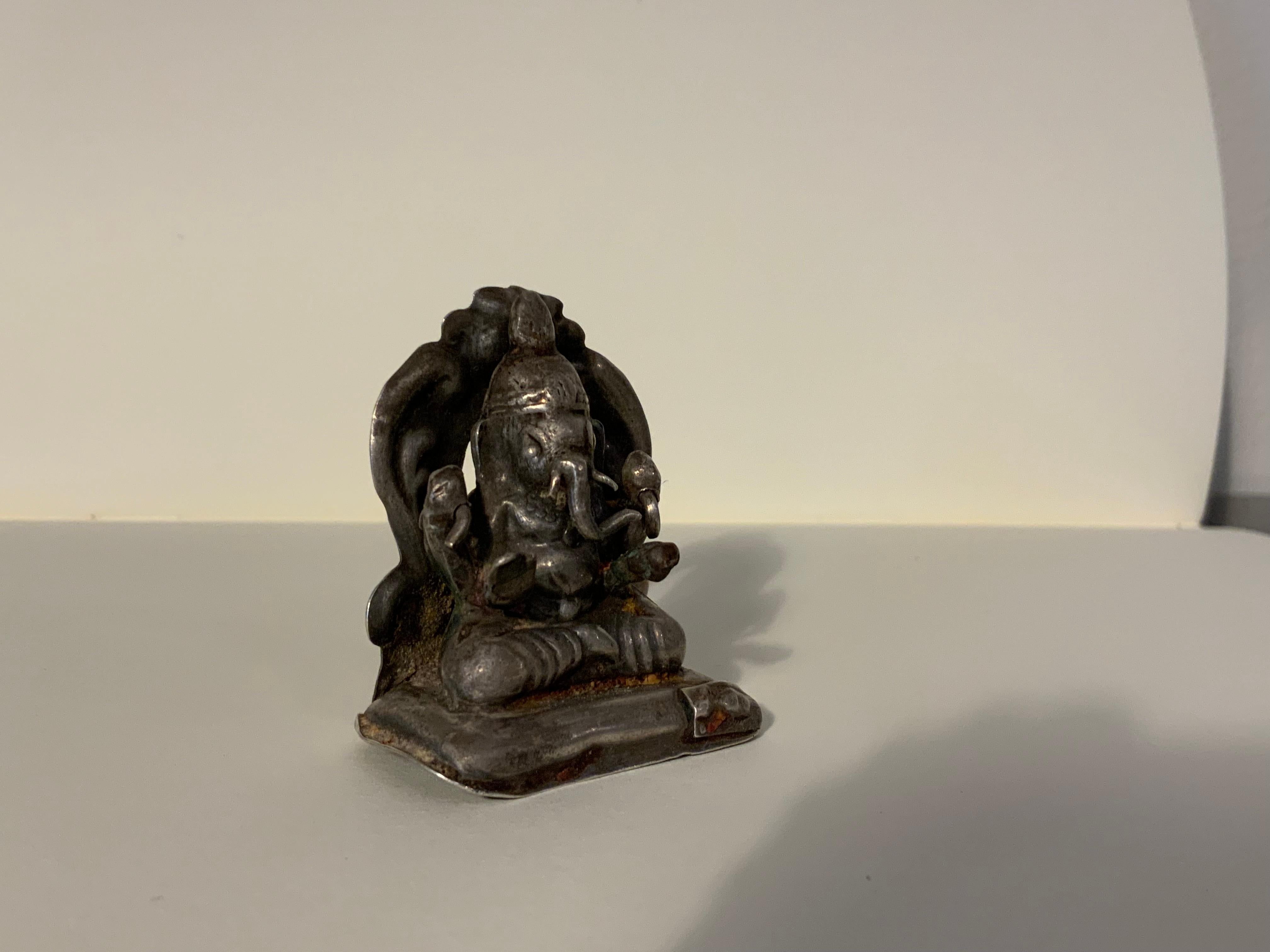 19e s. Rare miniature votive en argent représentant Ganesha Bon état - En vente à Fukuoka, JP