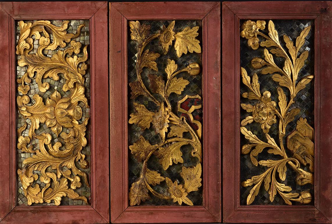 19th C., Rattanakosin, A Set of Antique Thai Wood Carving Panels with Flower For Sale 7