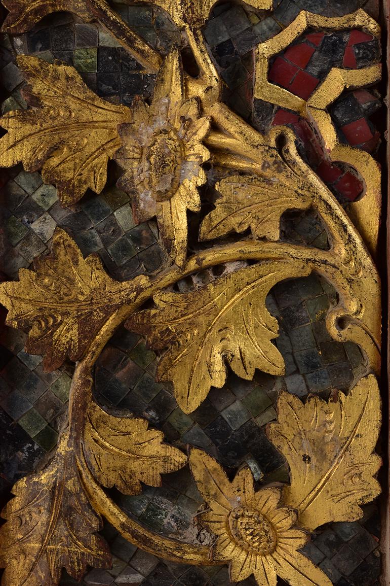 19th C., Rattanakosin, A Set of Antique Thai Wood Carving Panels with Flower For Sale 3