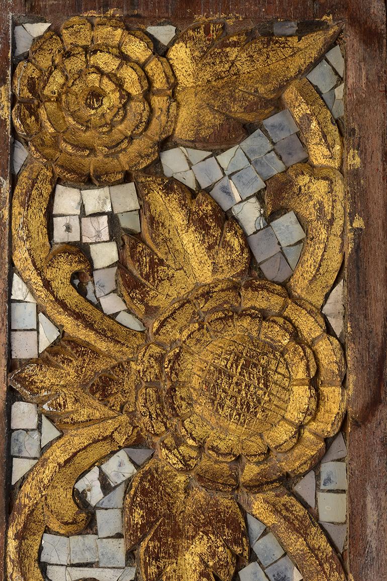 A set of Thai wood carving panels with flower.

Age: Thailand, Rattanakosin Period, 19th Century
Size per panel: height 95 cm / width 21.4 cm / thickness 1.8 cm
Size for all: height 95 cm / width 64.2 cm
Condition: Nice condition overall (some