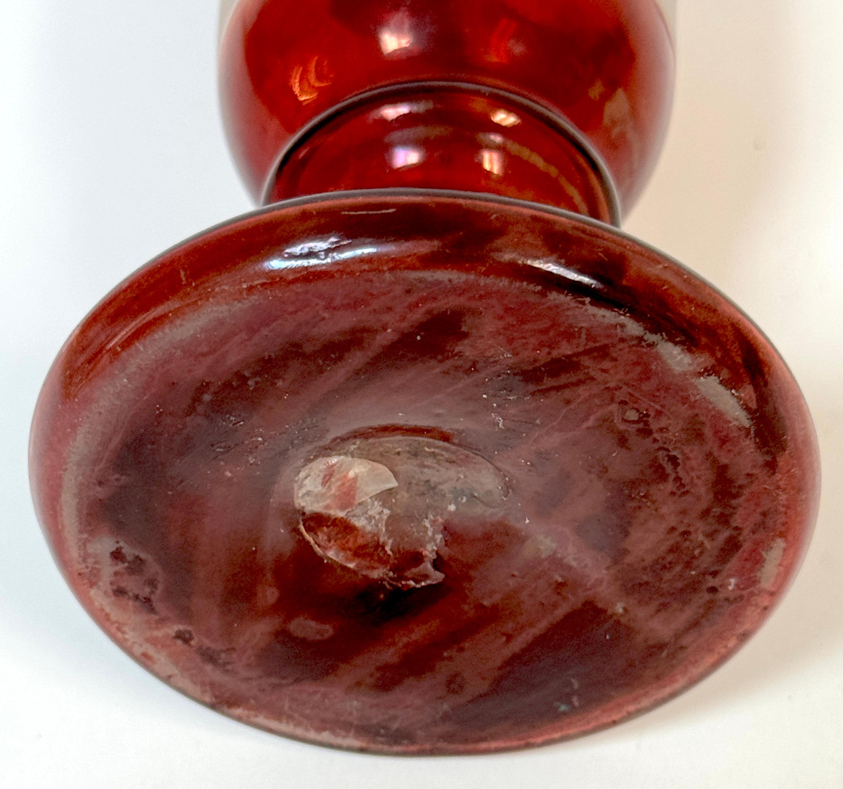 A.I.C. Vase à trompette à motif de chasse au cerf à 8 points de Bohème rouge en vente 3