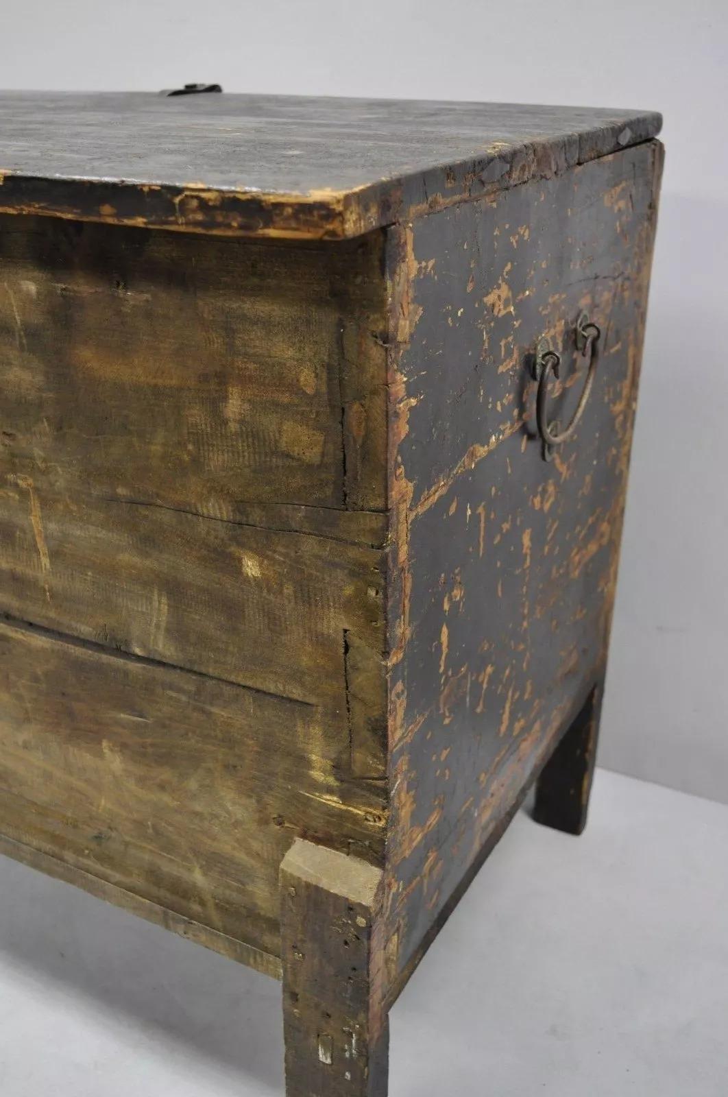 19th C Red Lacquer Asian Tibetan Mongolian Painted Wooden Trunk Chest Grain Bin For Sale 3