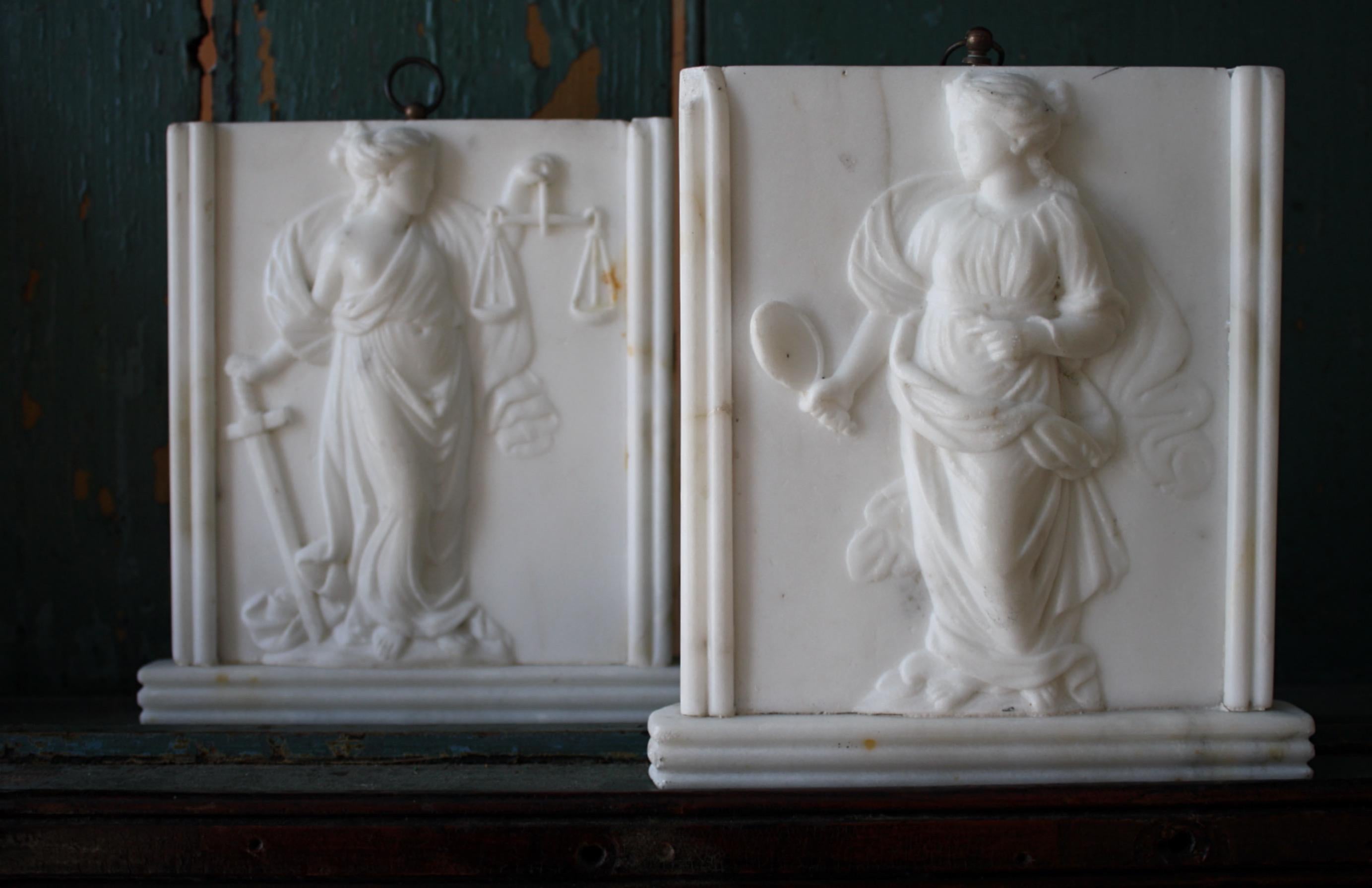 19th C Regency Adam Style Veritas & Themis Marble Goddess Tablets Grand Tour  In Good Condition In Lowestoft, GB