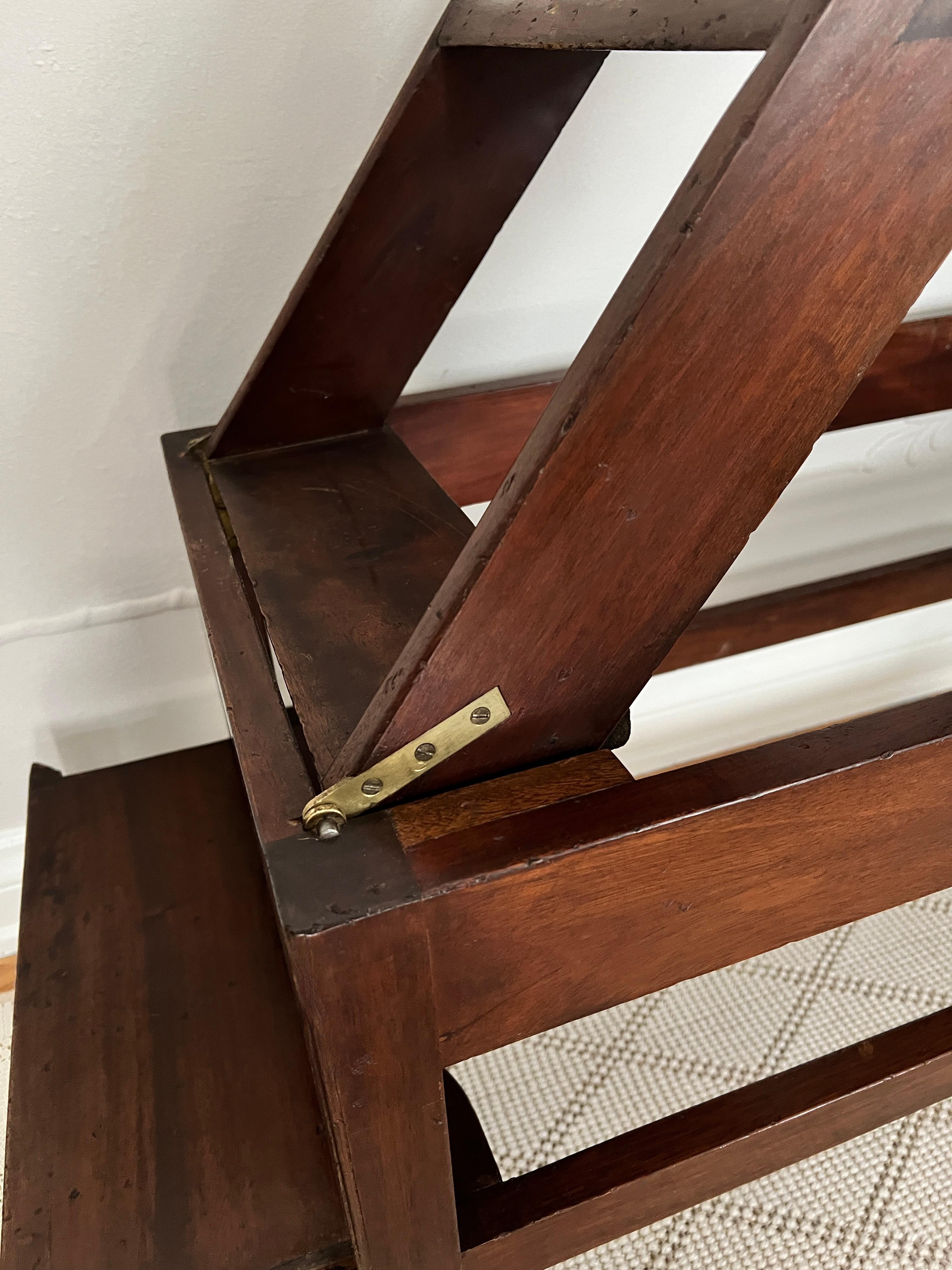 A.I.C. Metamorphic Library Steps, 19e C. en vente 3