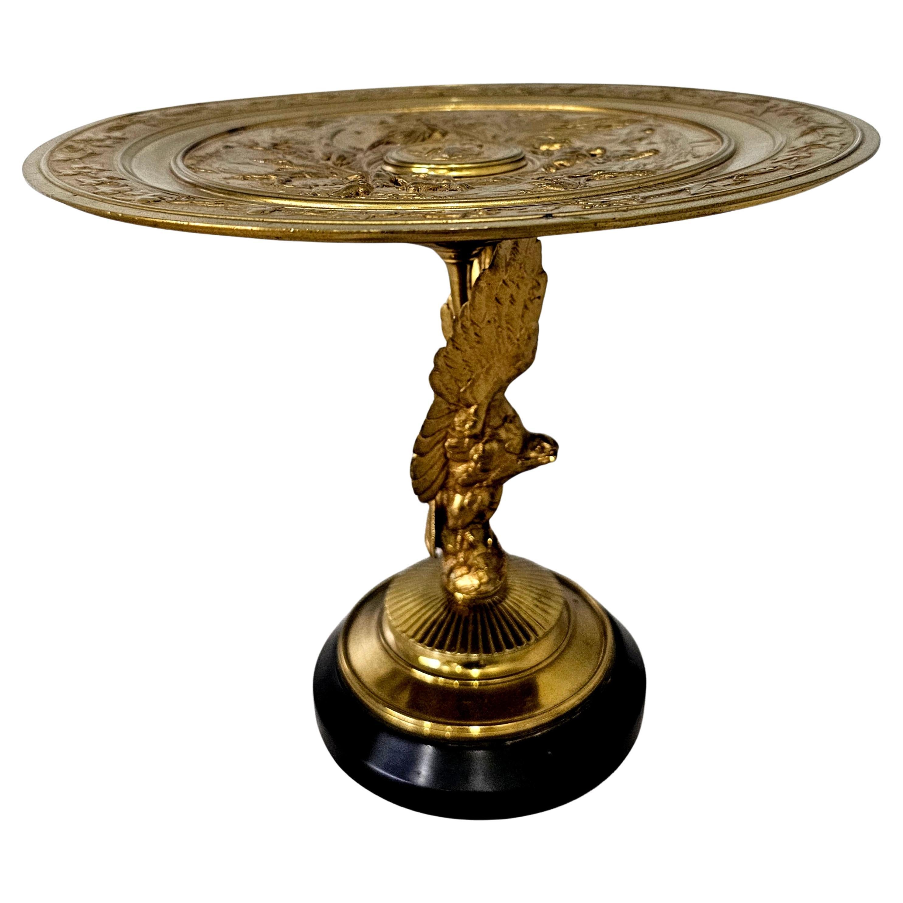 Tazza, sculpture française de la Renaissance du 19ème siècle en bronze doré signée E. Cana 1845-1895 en vente