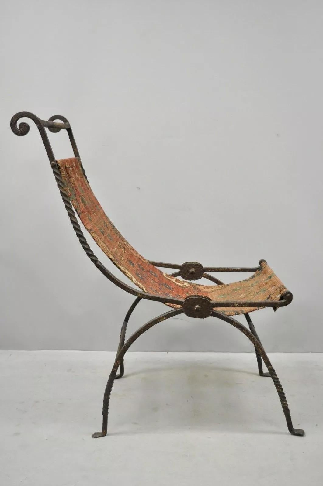 A.I.C. Curule Savonarola, chaise d'appoint à tapis, en fer forgé, de la Renaissance en vente 6