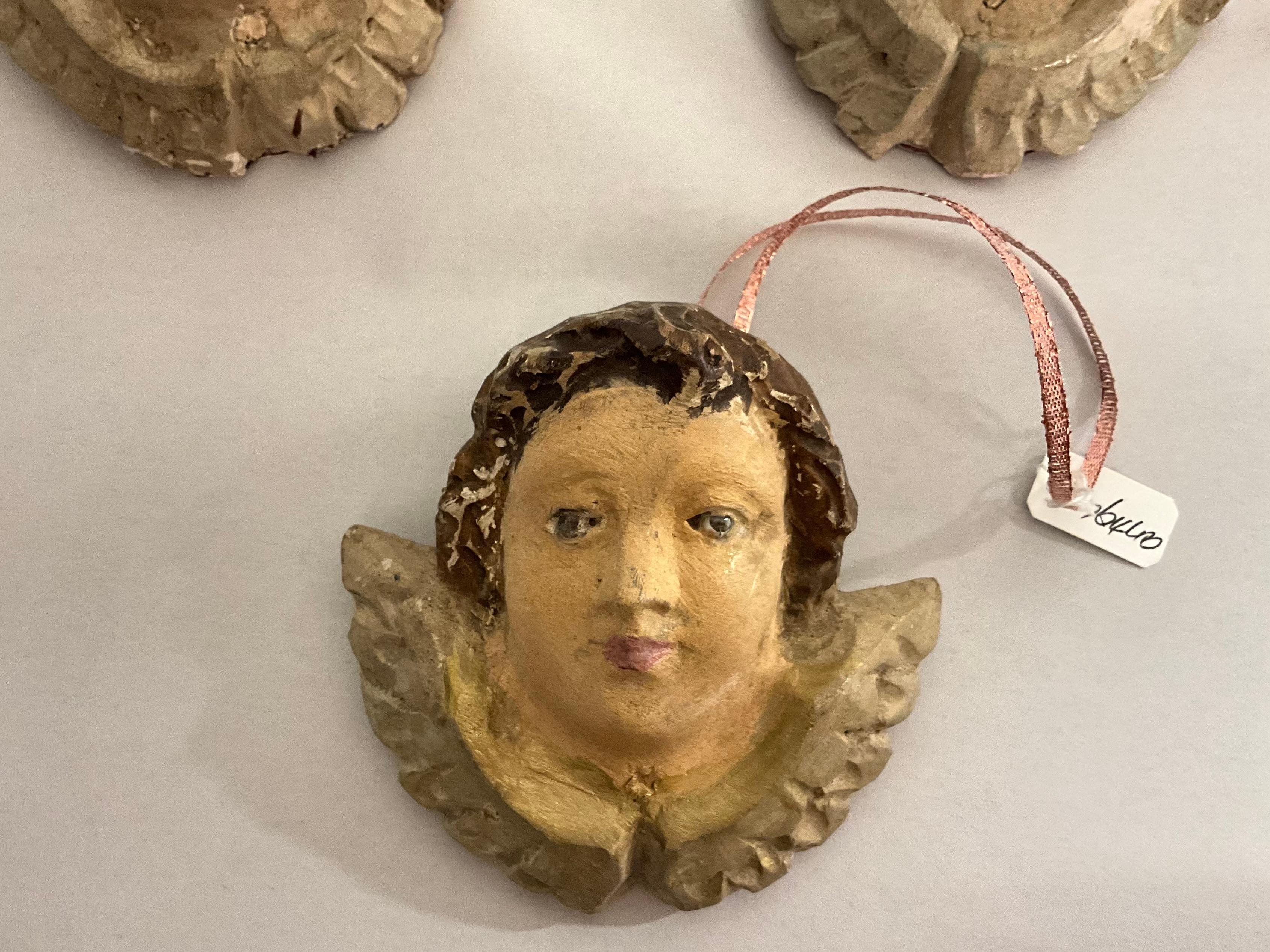 19ème siècle. Putti / chérubin / ornements d'ange italiens en bois sculpté de style rococo, S/3 Bon état - En vente à Kennesaw, GA