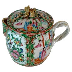 Zigarrenkrug mit Rosenmedaillon und Foo Dog-Finish aus dem 19. Jahrhundert