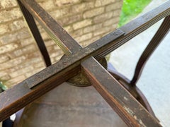 Runder, geschnitzter Holztisch aus dem 19. Jahrhundert für den Eingangsbereich