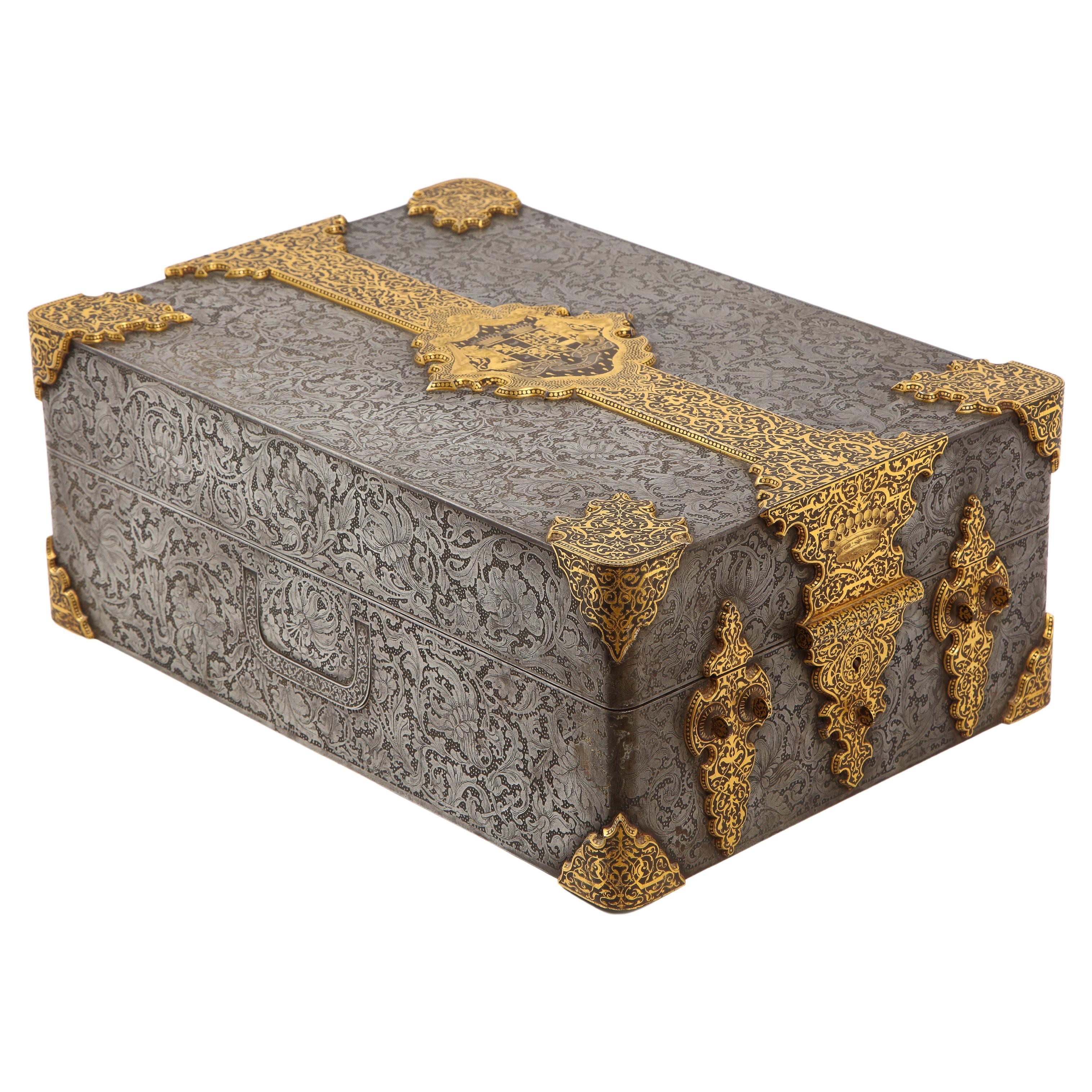 Caja/Protección Real del S. XIX con Escudo de Armas, Oro, Damasquinado, Acero Grabado
