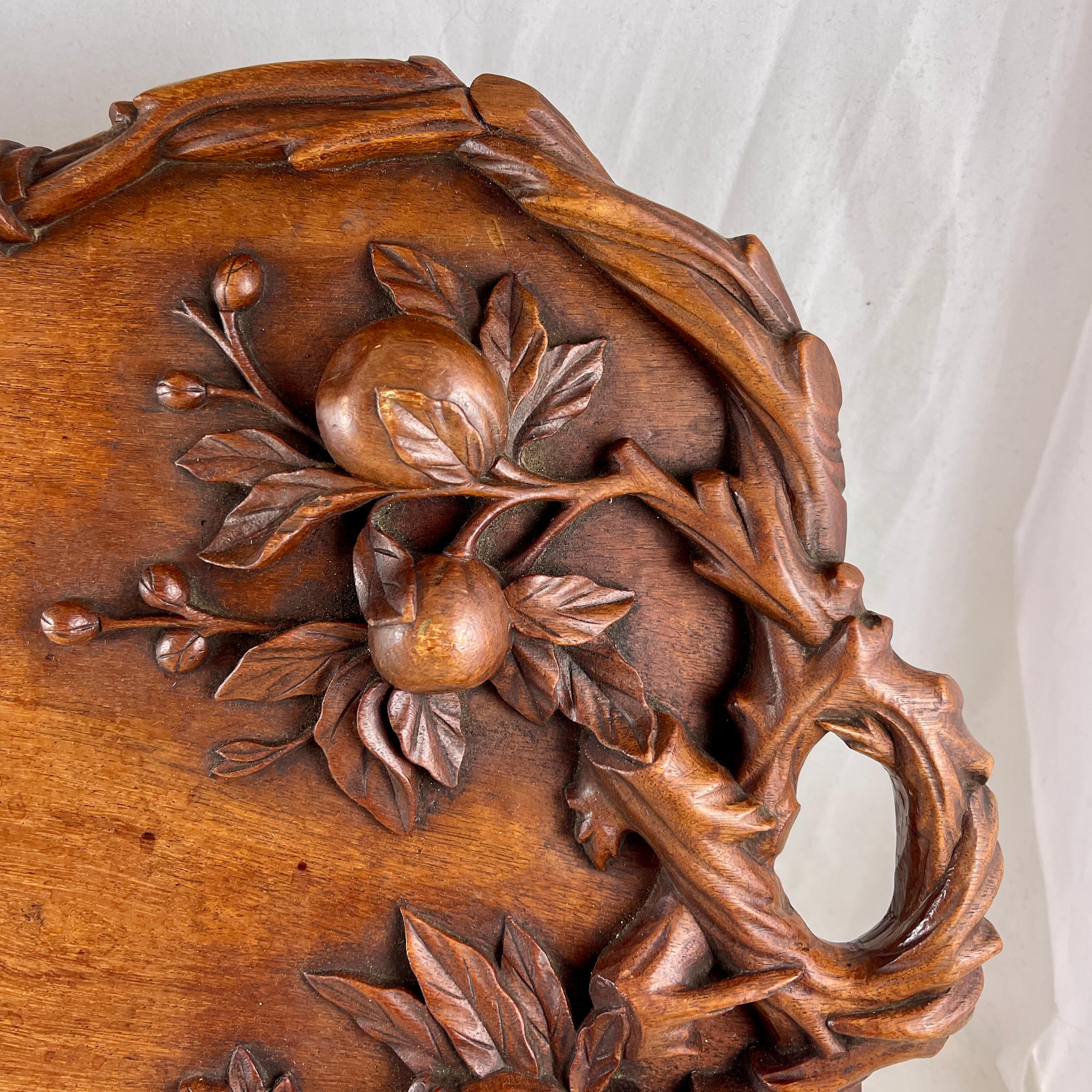 19th C Rustic Black Forest Hand Carved Walnut Branching Fruit Serving Tray In Good Condition For Sale In Philadelphia, PA