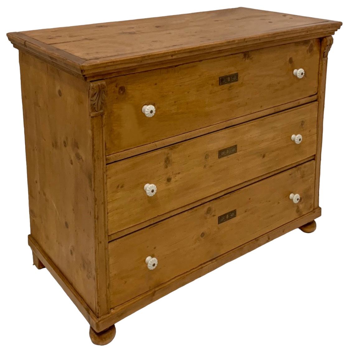 19th-C. Rustic English Country Pine Chest / Commode W / Porcelain Knobs For Sale 1
