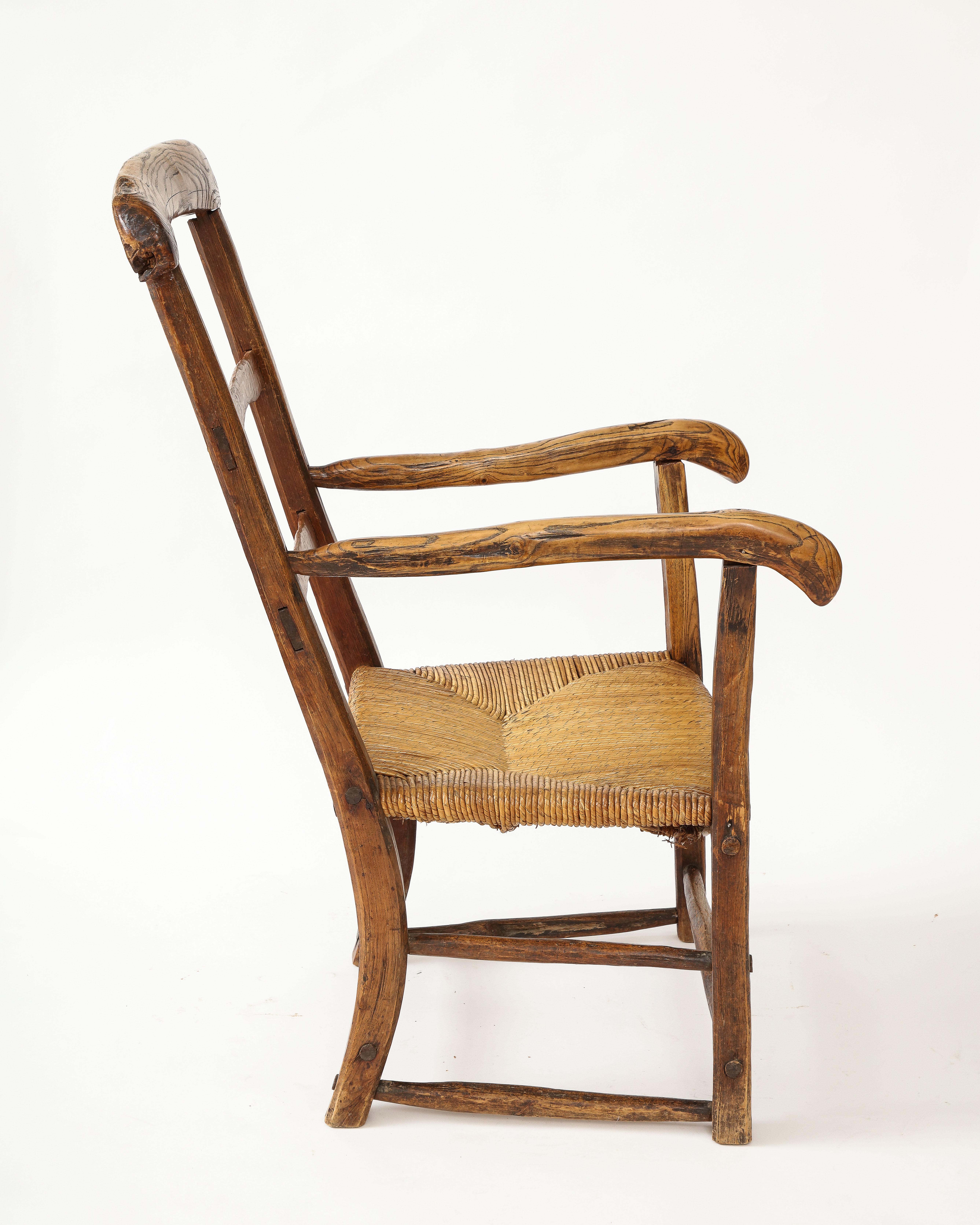 Chaise française rustique du 19ème siècle avec assise en paille en vente 5