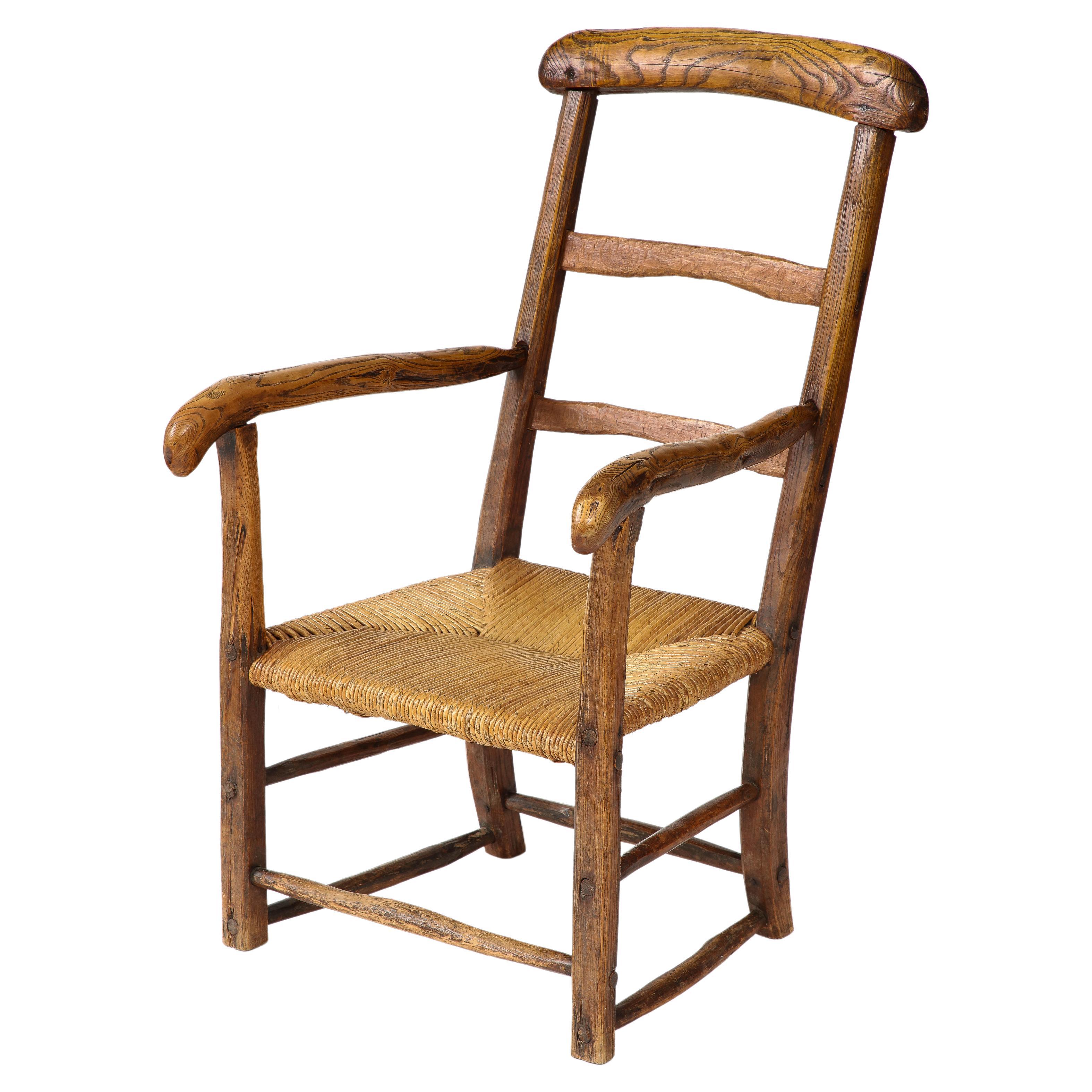 Chaise française rustique du 19ème siècle avec assise en paille