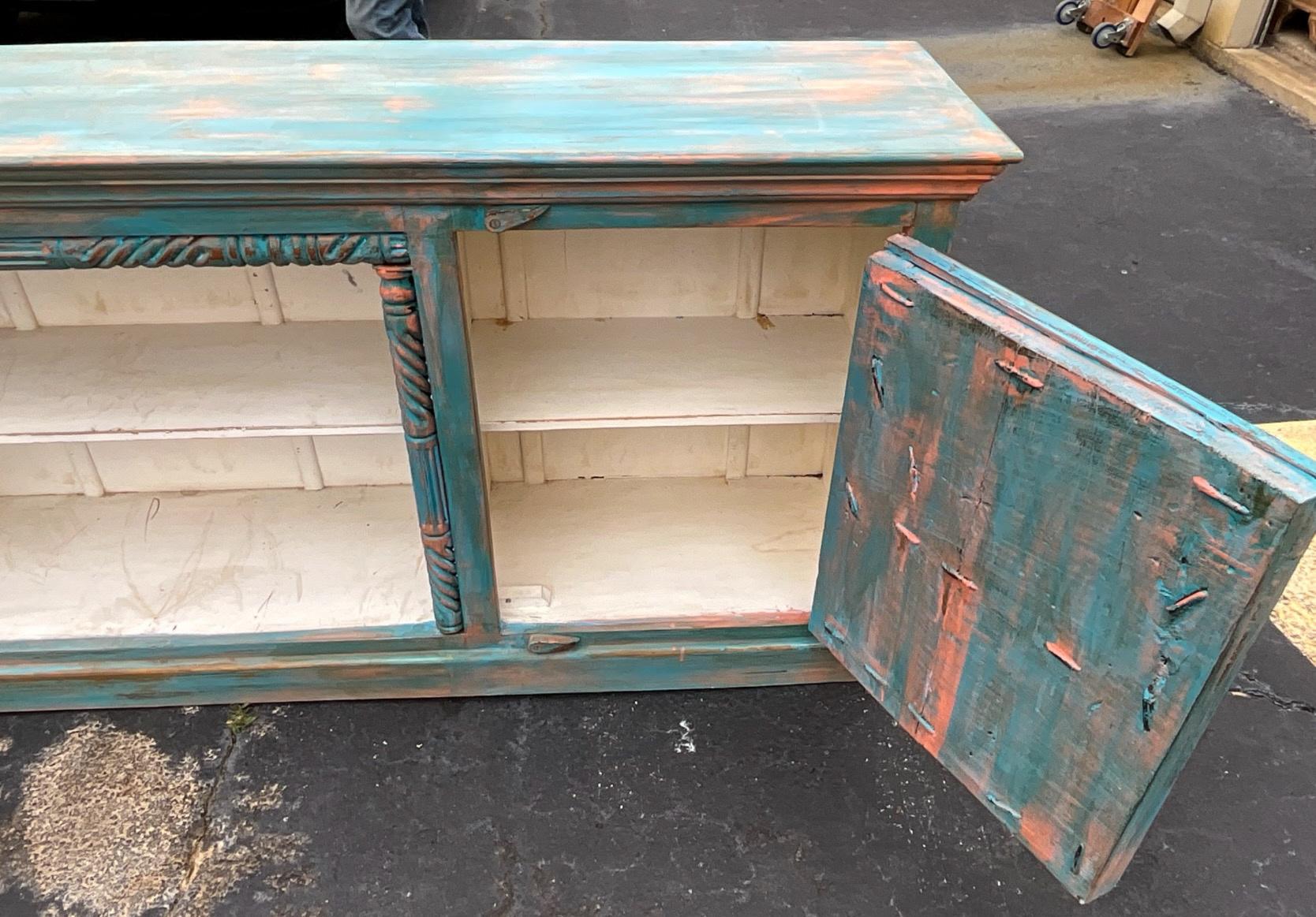 Francese XIX sec. Credenza/armadio rustico primitivo moderno verniciato in vendita