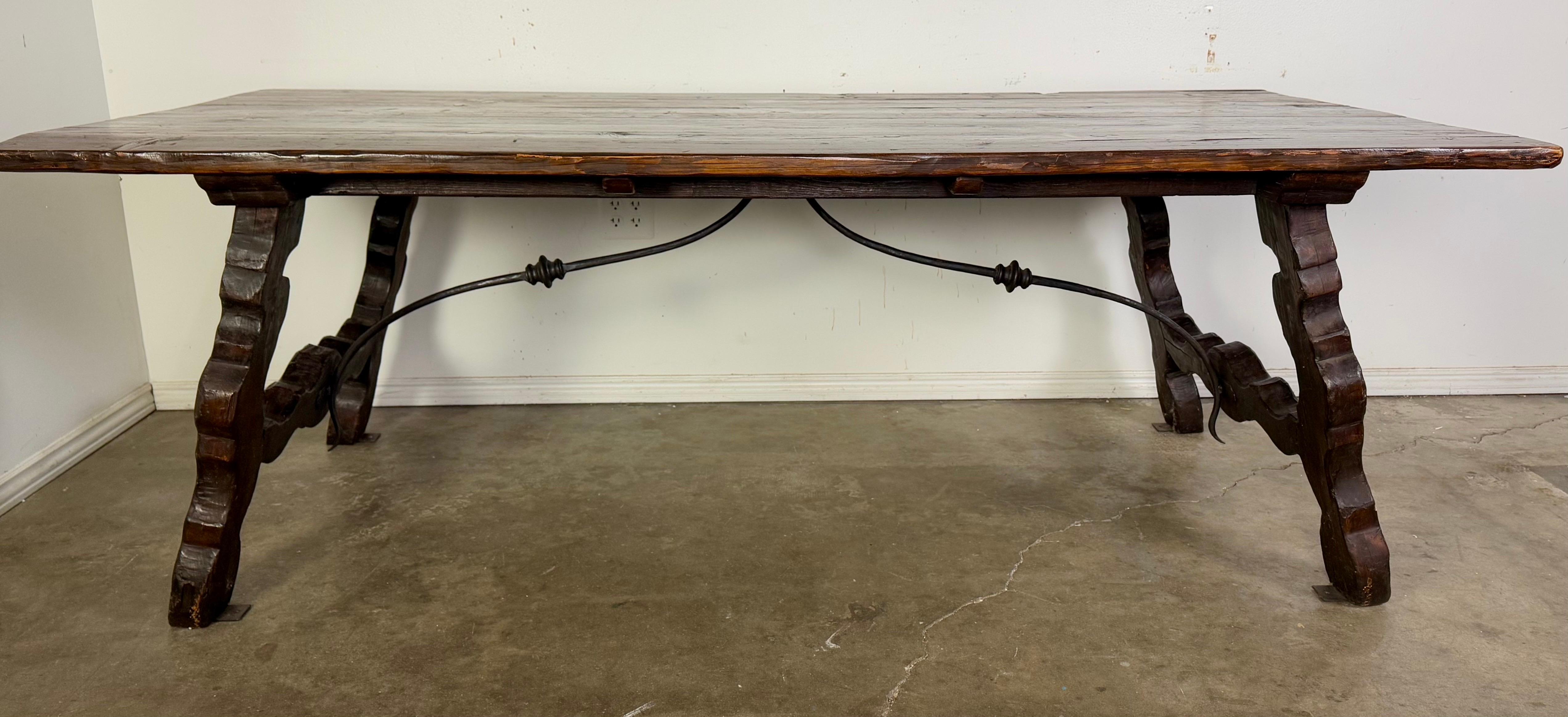 Colonial espagnol Table à tréteaux espagnol rustique du 19e siècle en vente