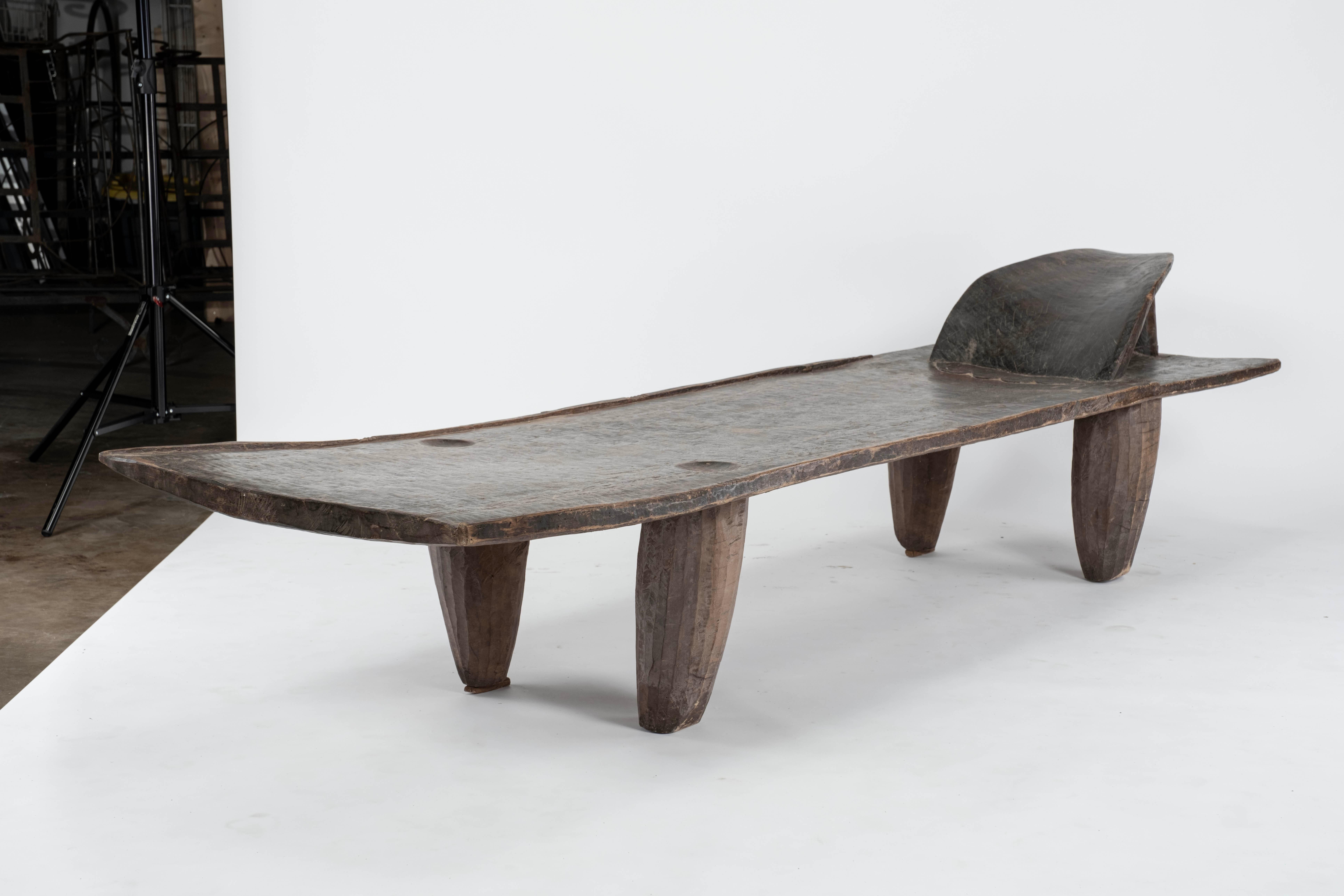 Africain A.I.C., table basse de lit Senufo du 19e siècle en vente
