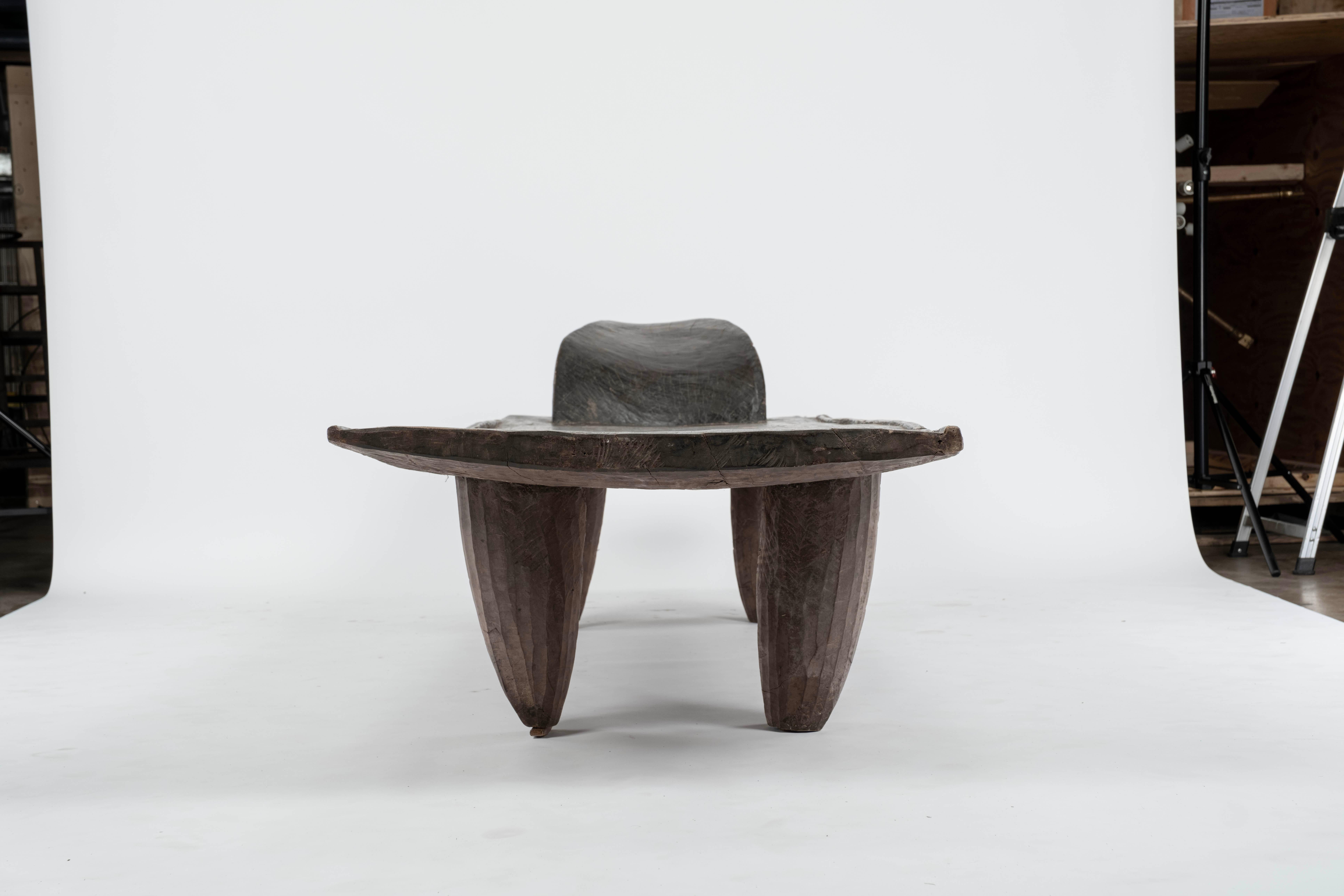 Bois A.I.C., table basse de lit Senufo du 19e siècle en vente