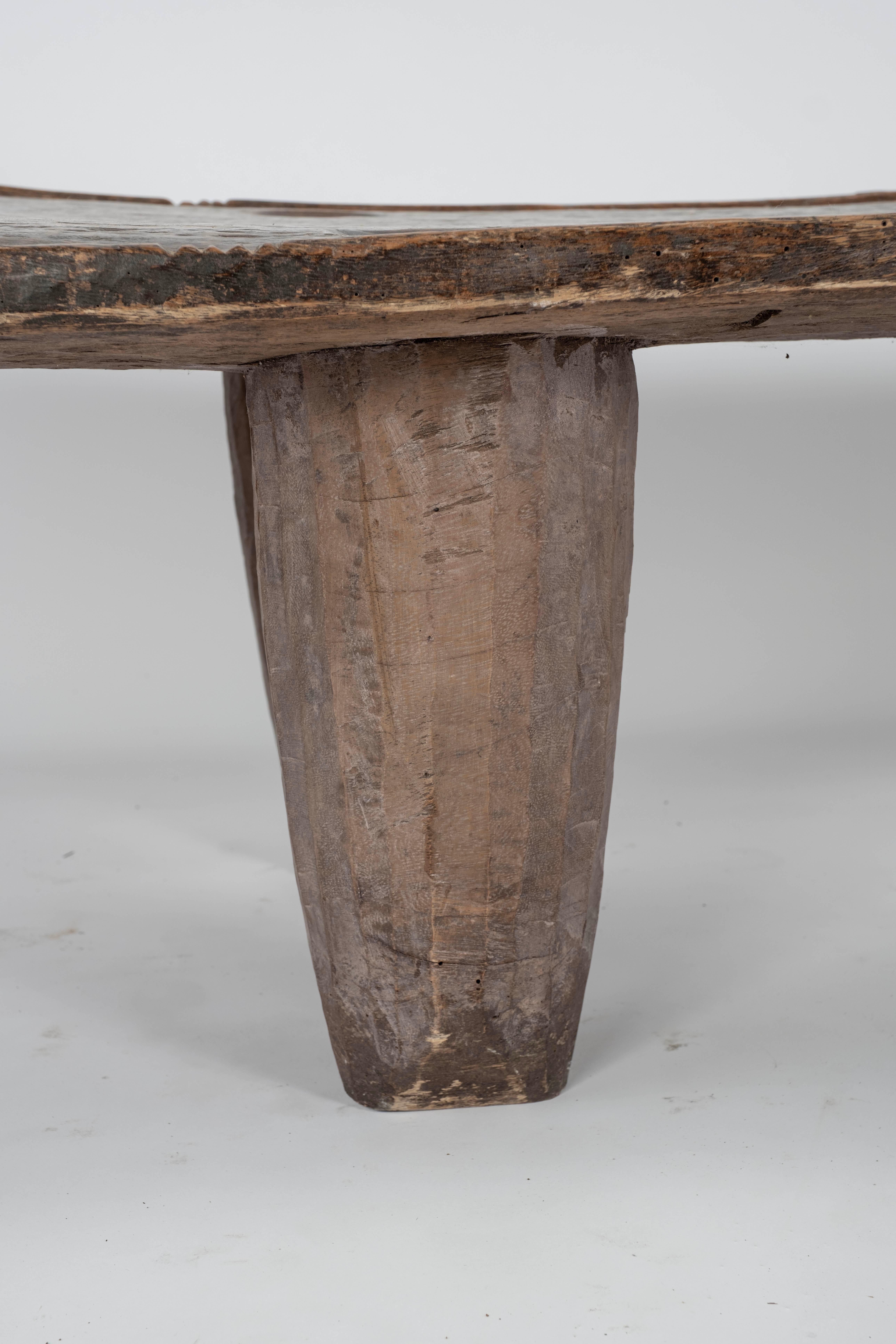 A.I.C., table basse de lit Senufo du 19e siècle en vente 3