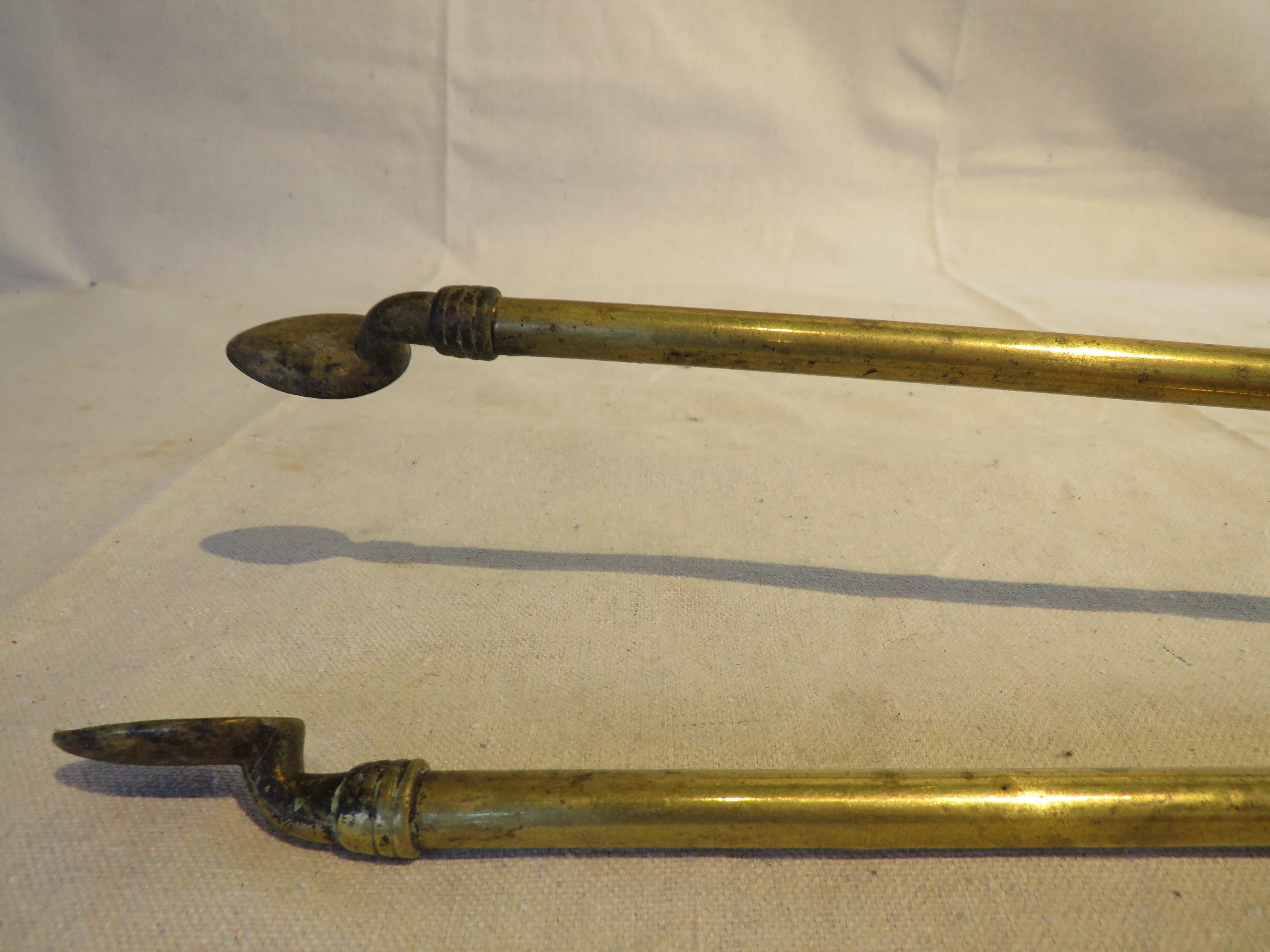 19th C. Set of 3 Brass Fireplace Tools Comprised of Tongs, Poker, and Shovel For Sale 9