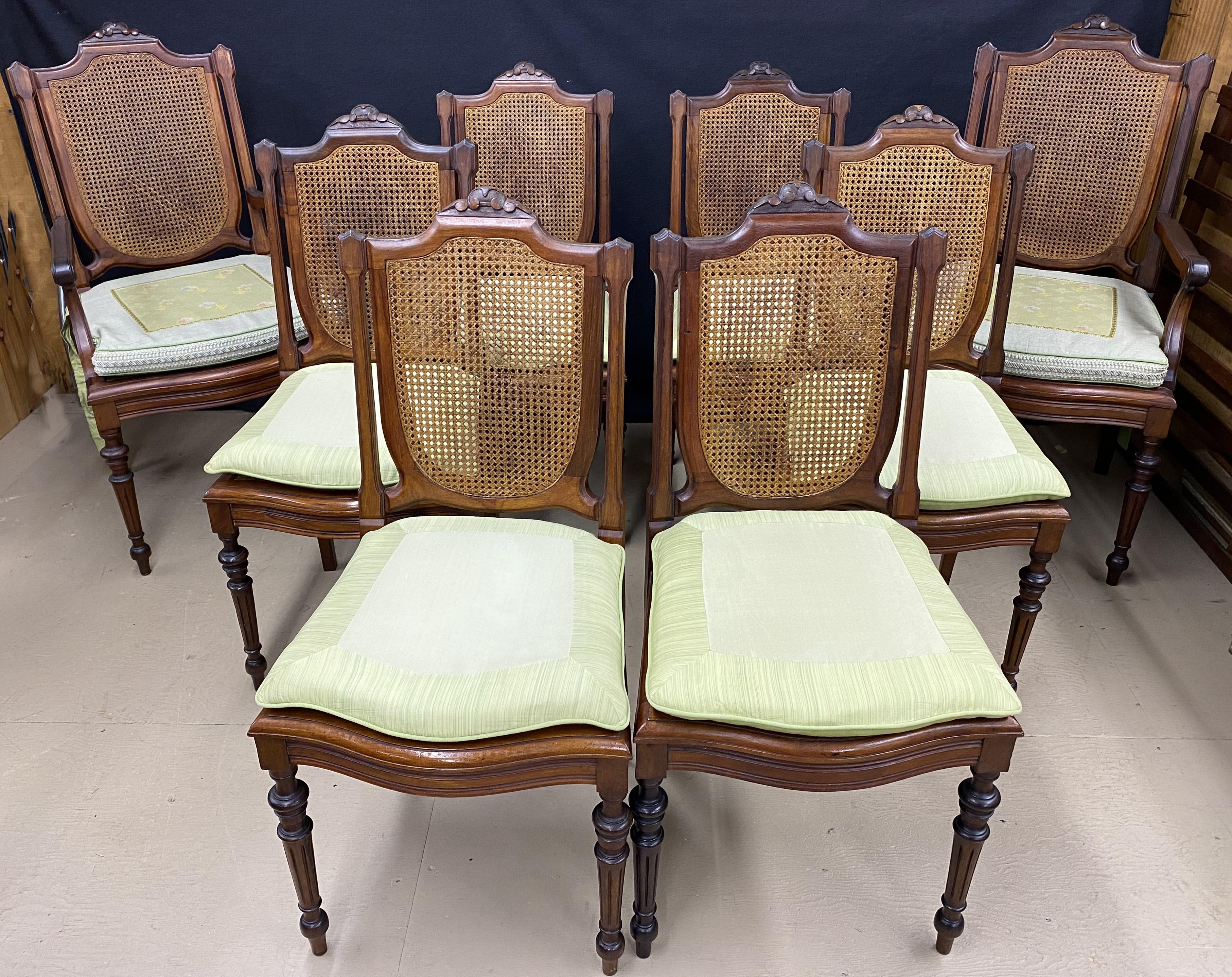 Ensemble de huit chaises de salle à manger du 19e siècle en jacaranda brésilien sculpté, à assise et dossier cannés en vente 6