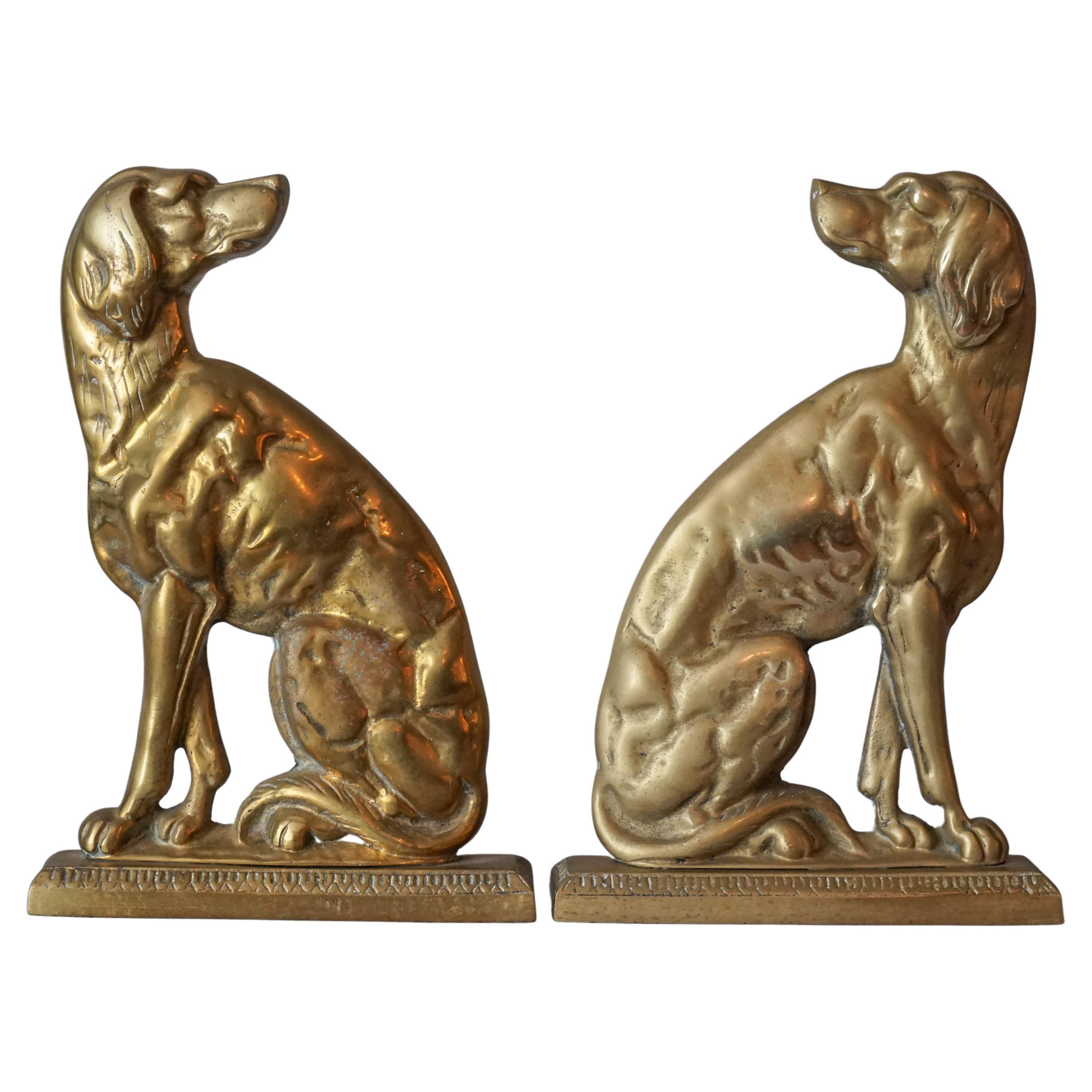 Ensemble de butoirs de porte anglais victoriens du 19e siècle en laiton moulé à profil de chien pointu