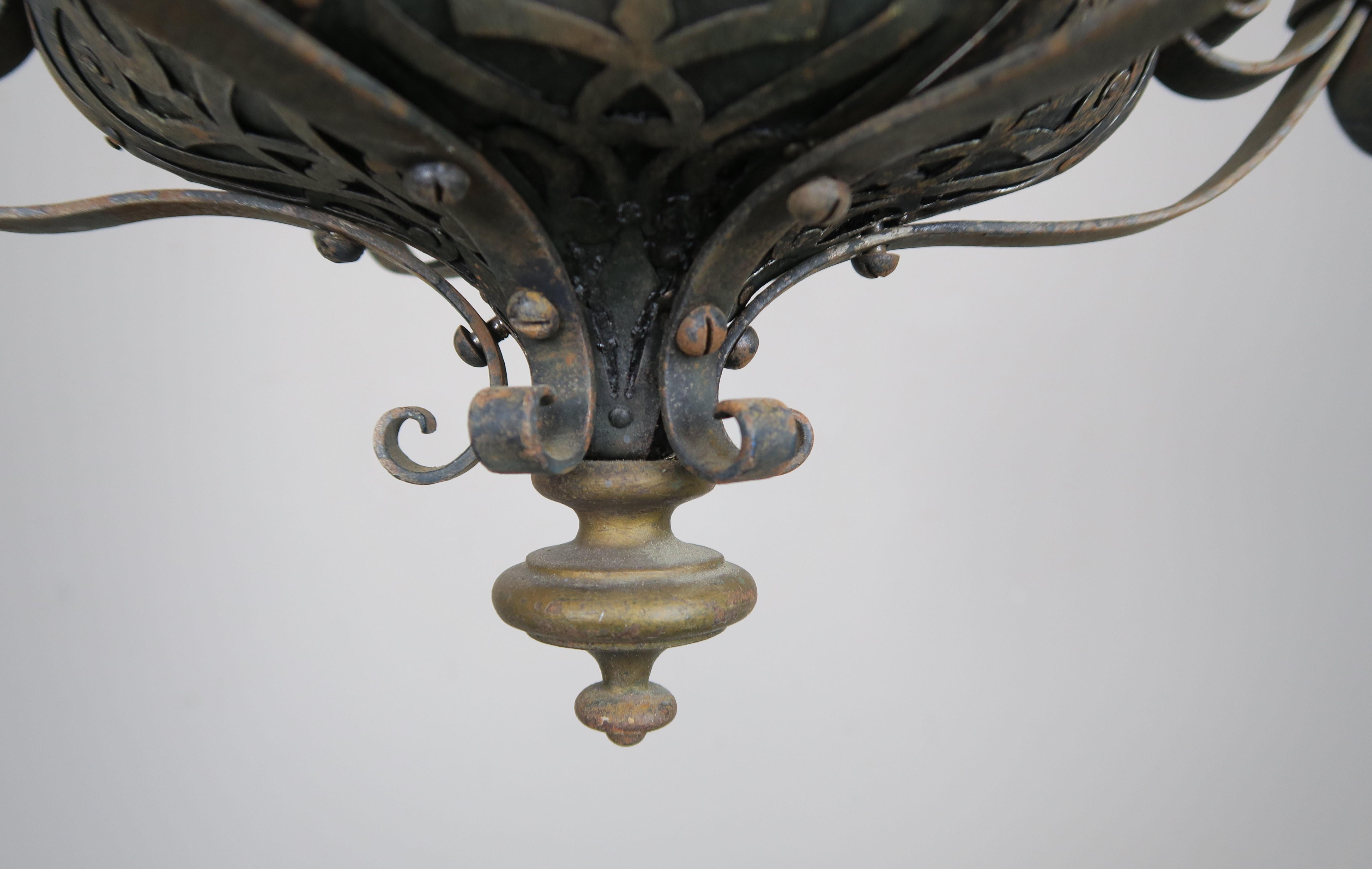 19th Century Six-Light French Chandelier with Cherubs and Fleur-de-Lis In Distressed Condition In Los Angeles, CA