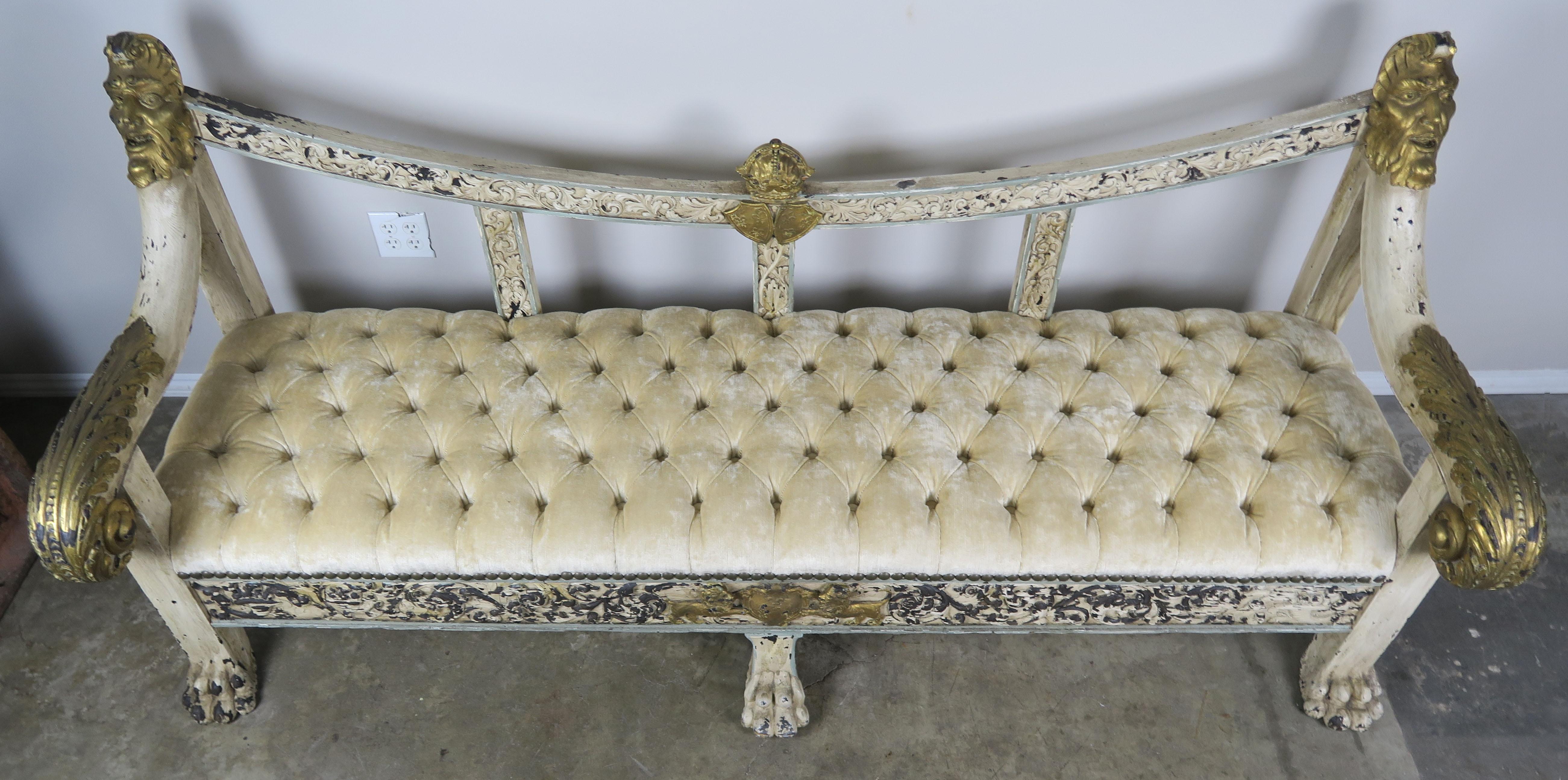 19th Century Spanish Baroque Painted and Parcel-Gilt Bench with Lion Feet 7