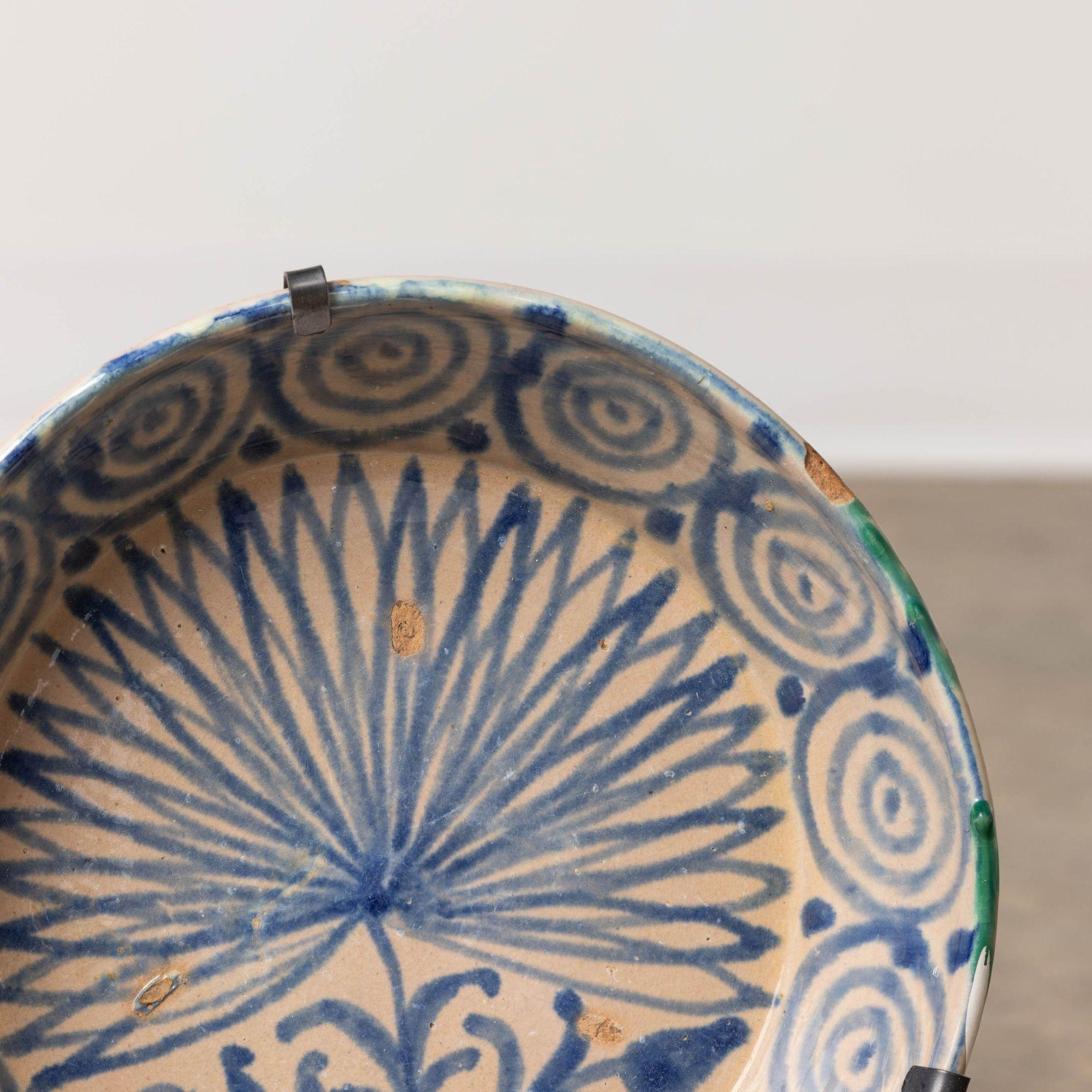 19. Jahrhundert. Spanische blau-weiße Fajalauza Lebrillo-Schale aus Granada im Angebot 1