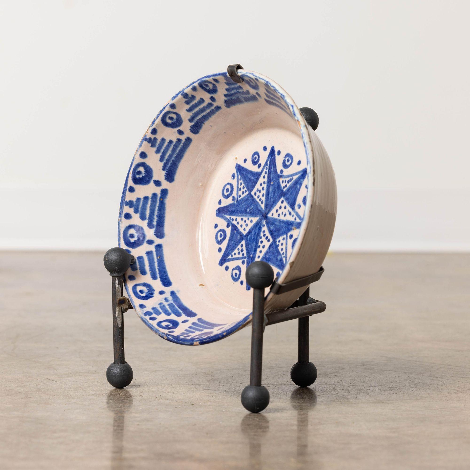 19th c. Spanish Blue and White Fajalauza Lebrillo Bowl from Granada For Sale 2