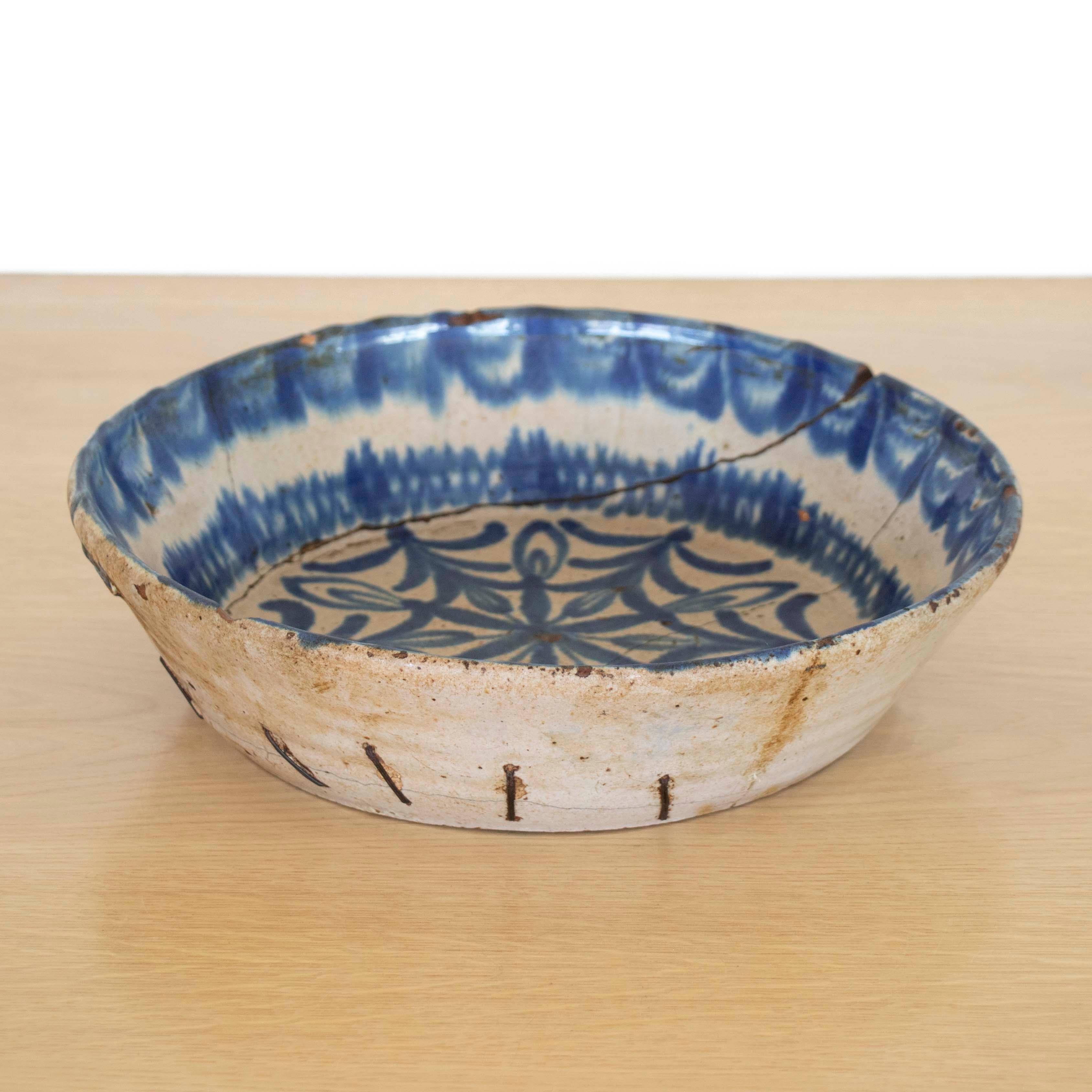 19th c. Spanish Blue Fajalauza Lebrillo Bowl For Sale 1