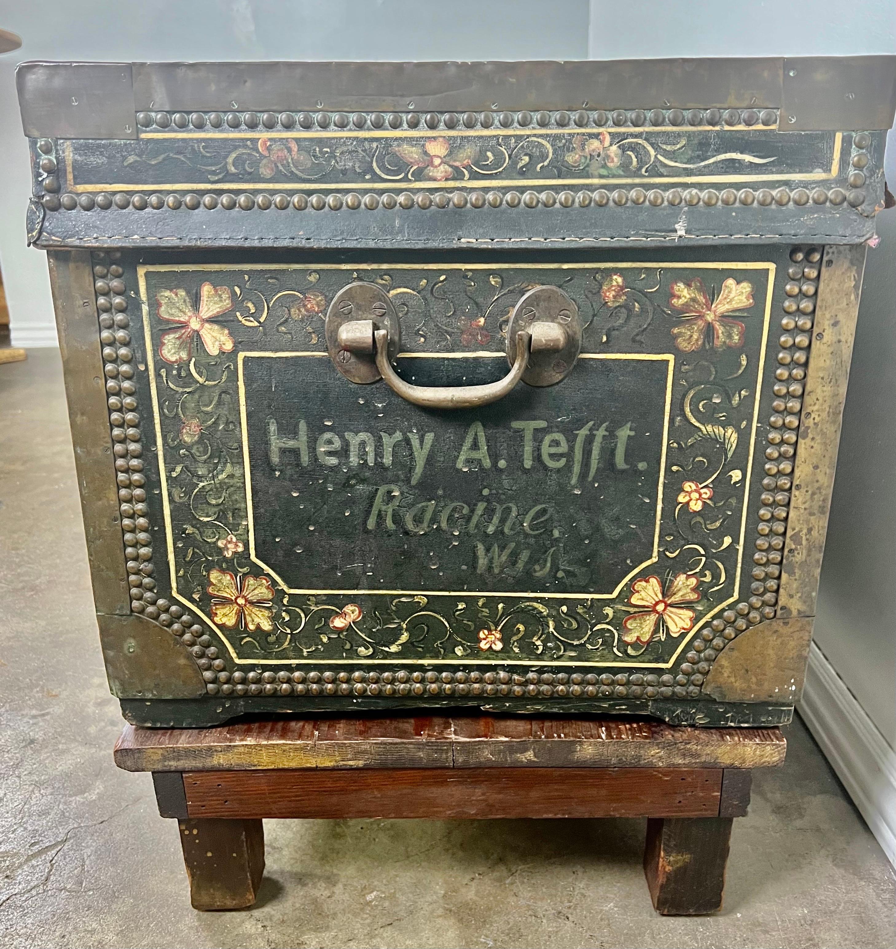 Spanish Painted Leather Trunk, 19th Century  For Sale 2